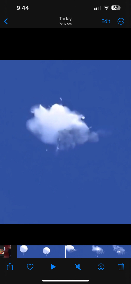 Không quân Mỹ bắn tan chiếc khinh khí cầu của Trung Quốc.