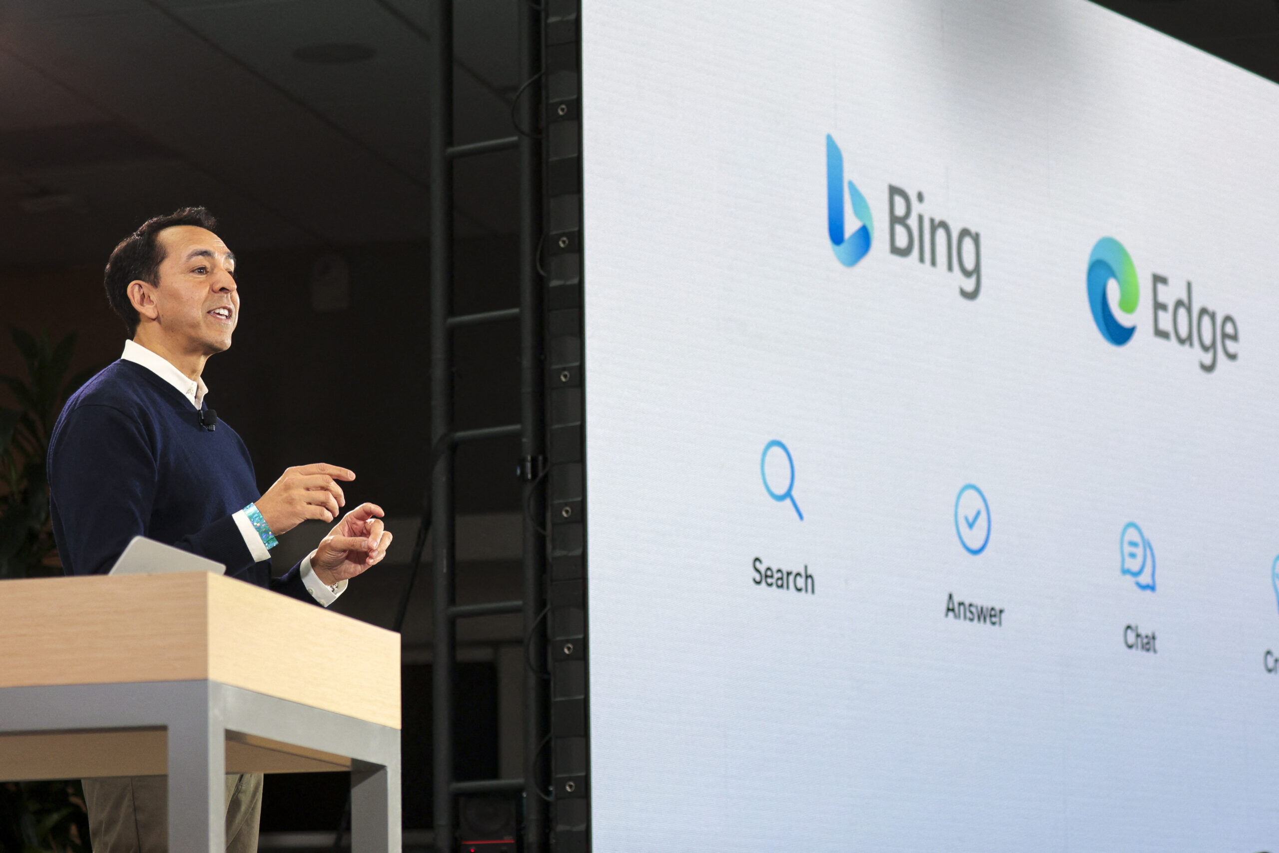 Microsoft Bing kết hợp AI Prometheus: Vừa lạ vừa quen, Microsoft đang có lợi thế trước Google