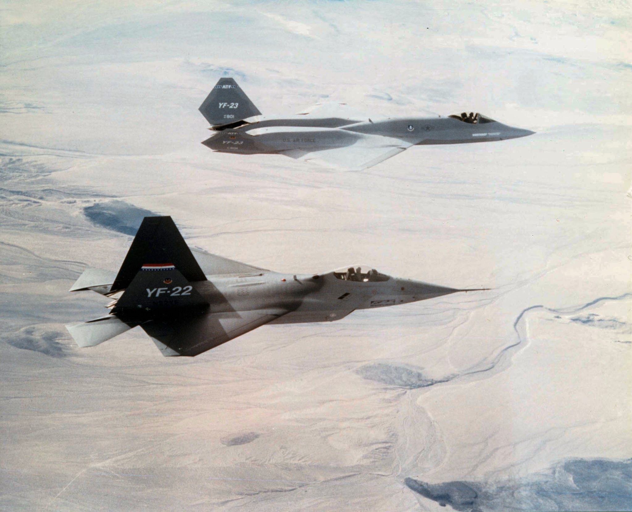 012 YF-22 vs YF-23.jpg