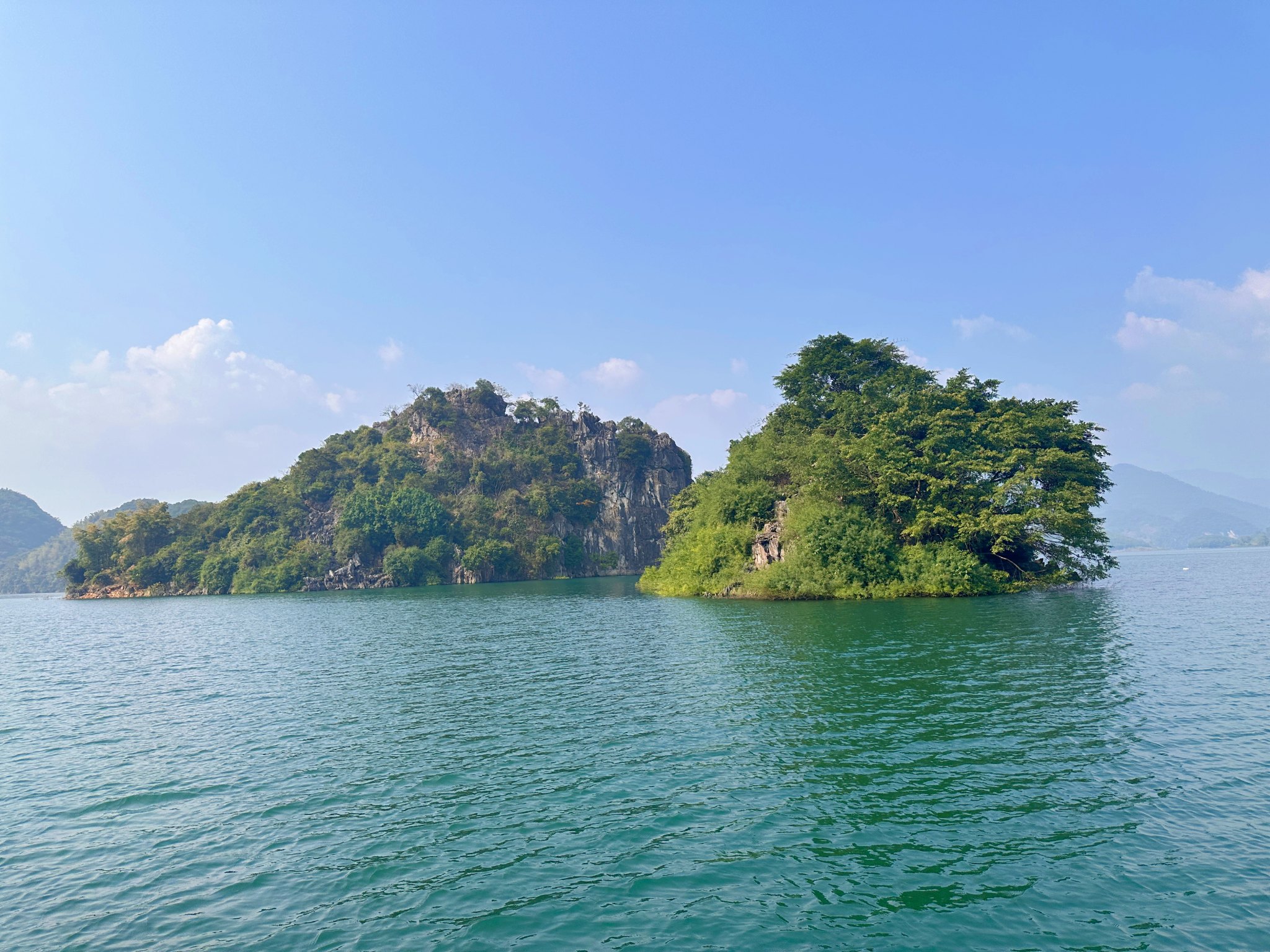 Hoabinh lake view 4.jpg