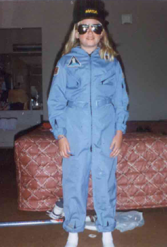 young-shaw-astronaut.png_701677303370.png