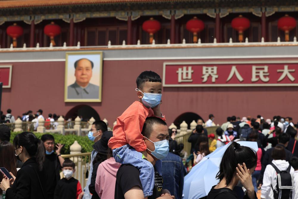 "Khát" trẻ em, Trung Quốc cho phép sinh con thả cửa