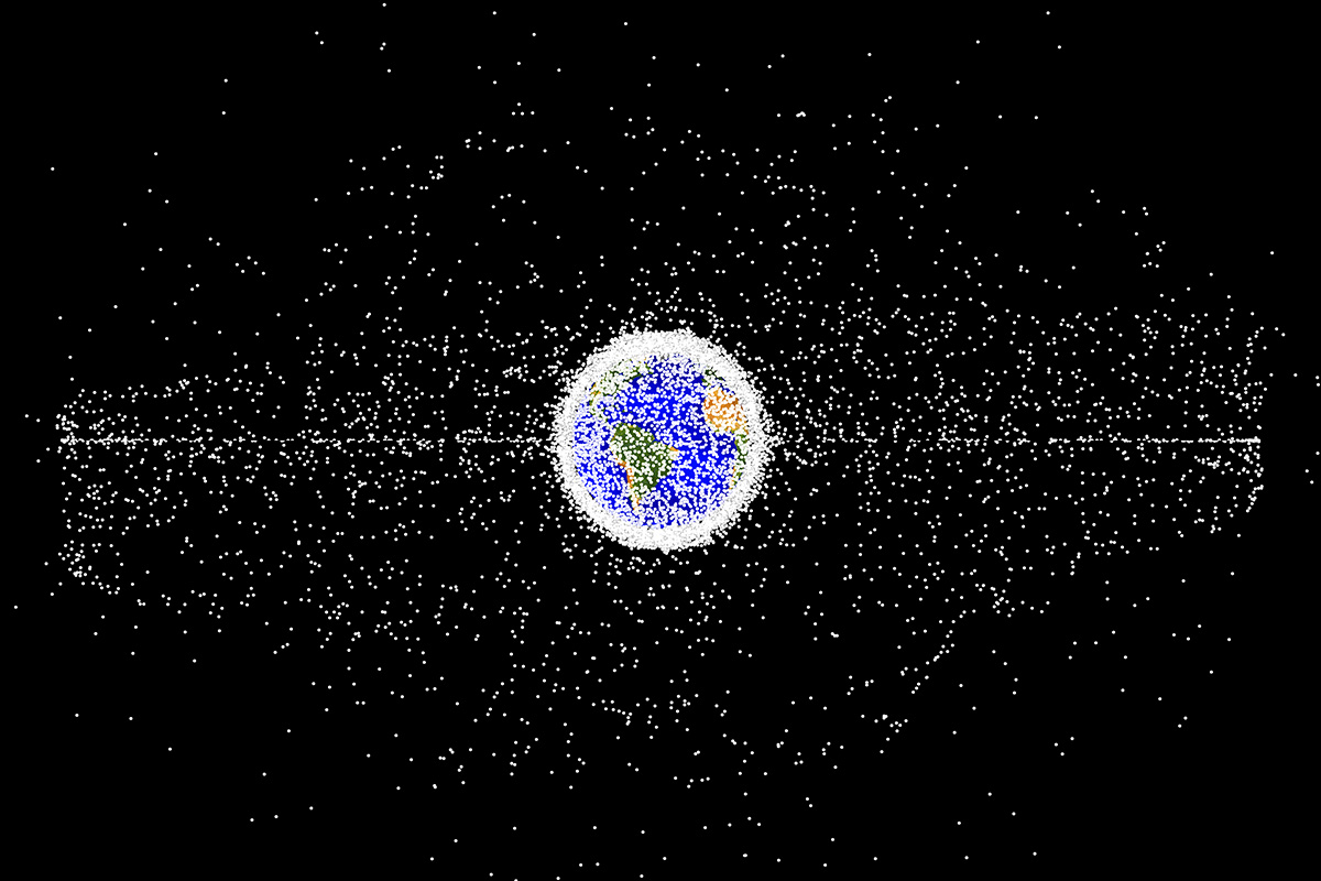 Các công ty hàng không vũ trụ đang tìm cách giải quyết rác thải vũ trụ  từ vệ tinh hư hỏng