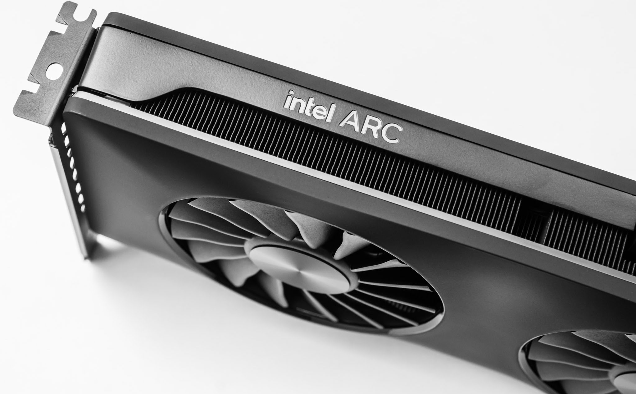 Thử nghiệm Intel Arc A750 Limited Edition