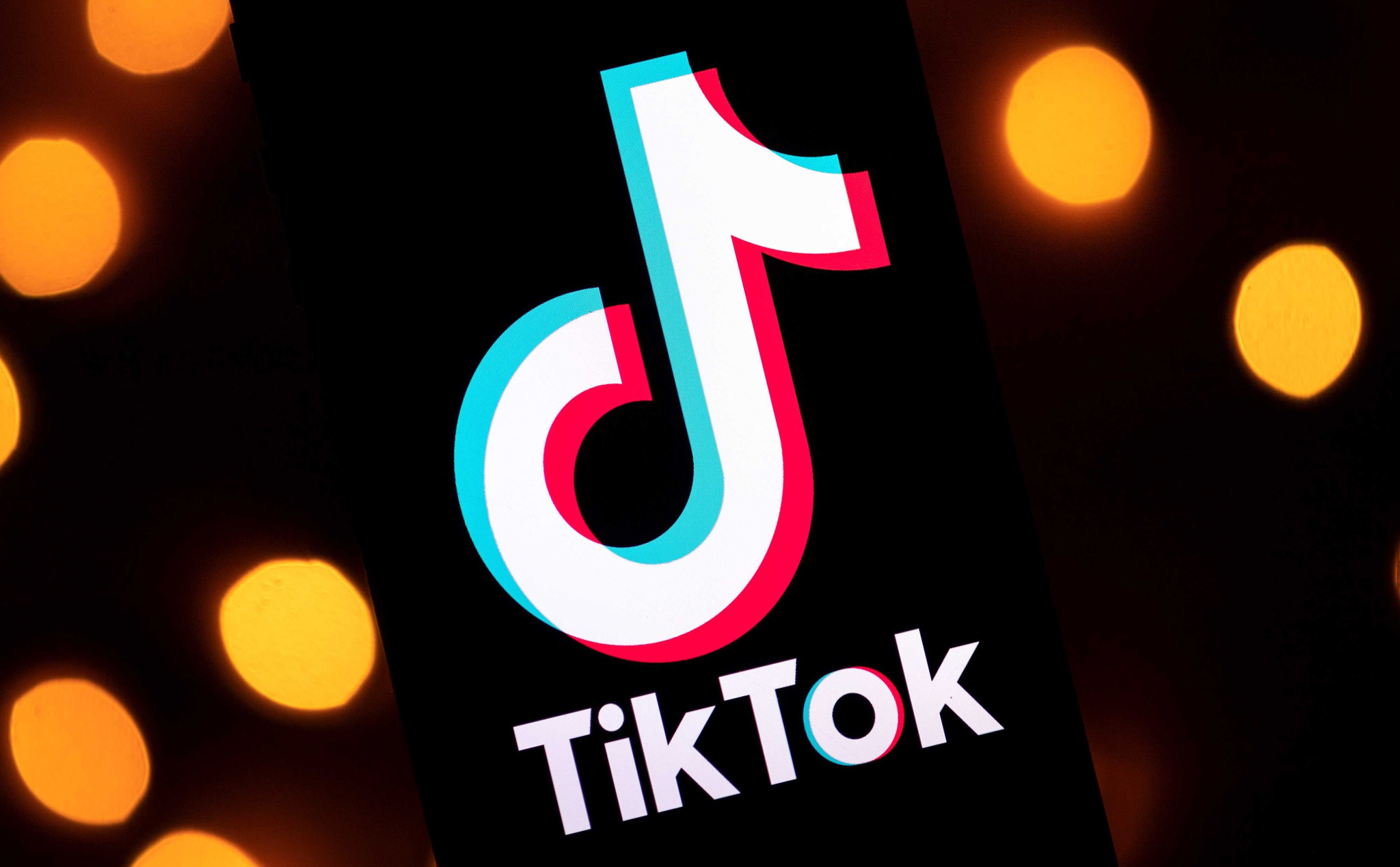 TikTok tiếp tục được đề nghị bán lại hoặc sẽ bị cấm tại Mỹ