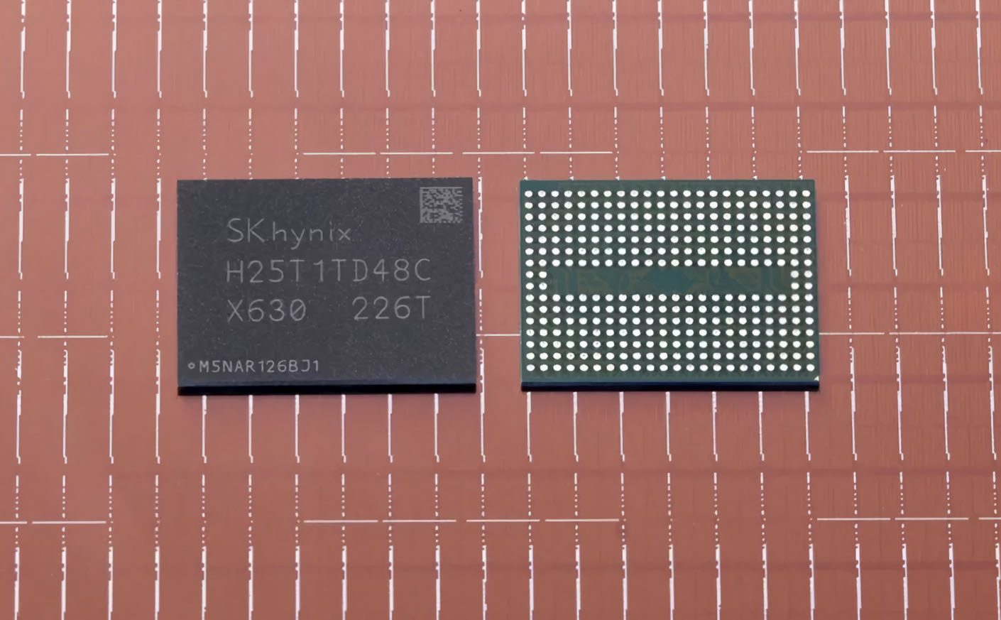 Công nghệ 3D NAND của SK hynix đã tới thế hệ 8, có hơn 300 lớp