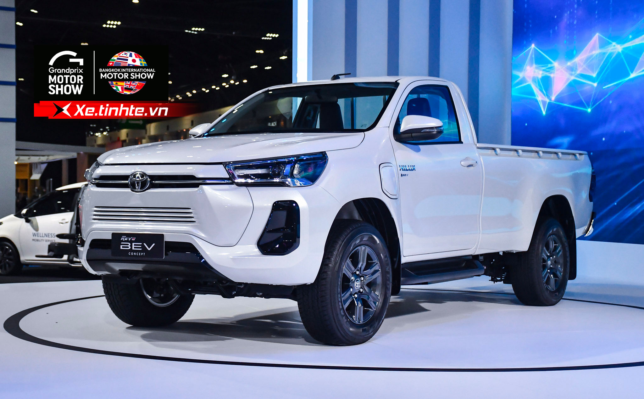 BIMS 2023: "Trên tay" Hilux BEV Concept - ý tưởng bán tải điện của Toyota, ngoại hình không ấn tượng