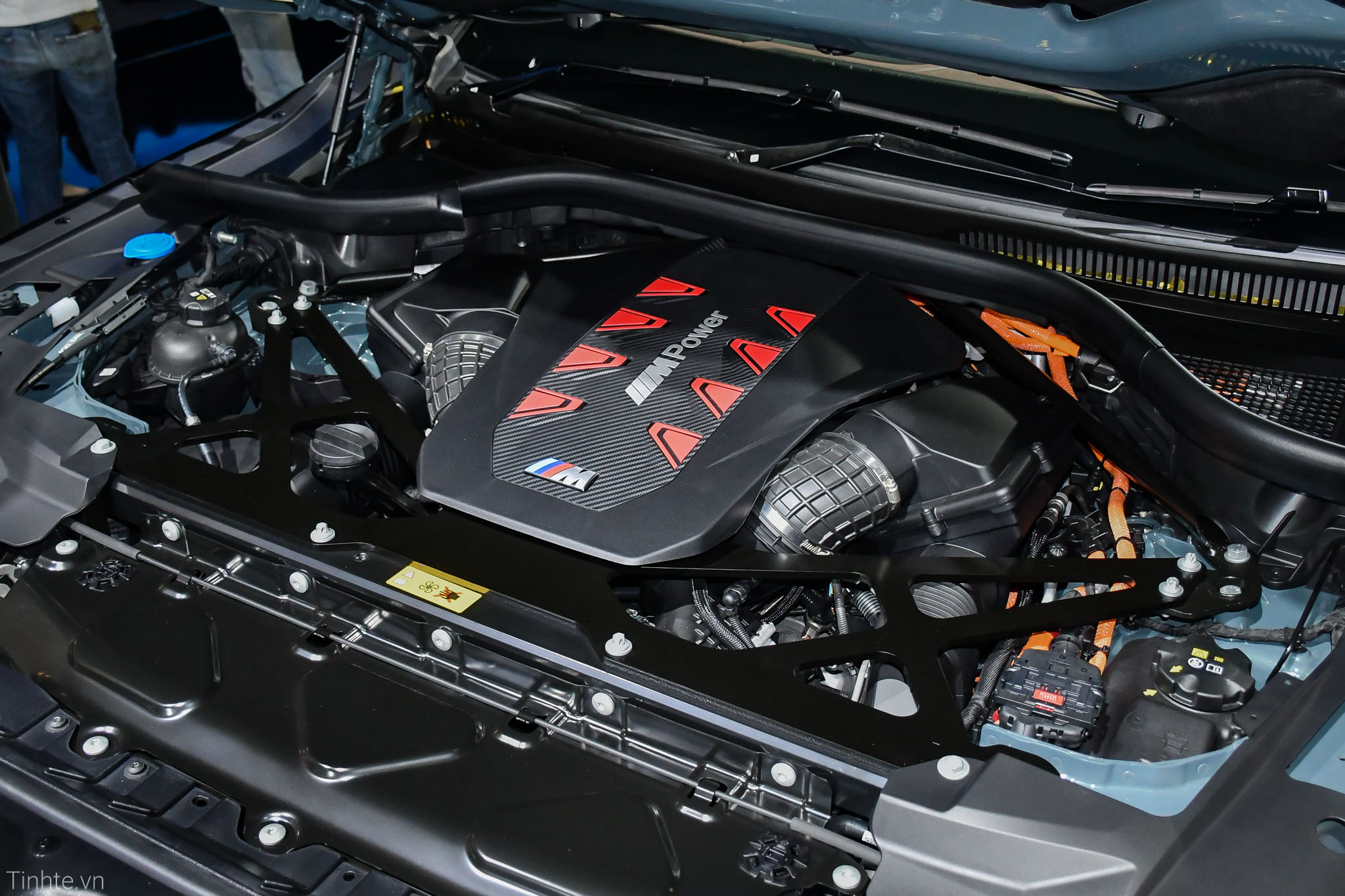 BIMS 2023: "Trên tay" BMW XM - SUV hybrid với thiết kế tương lai, góc cạnh  và mạnh mẽ