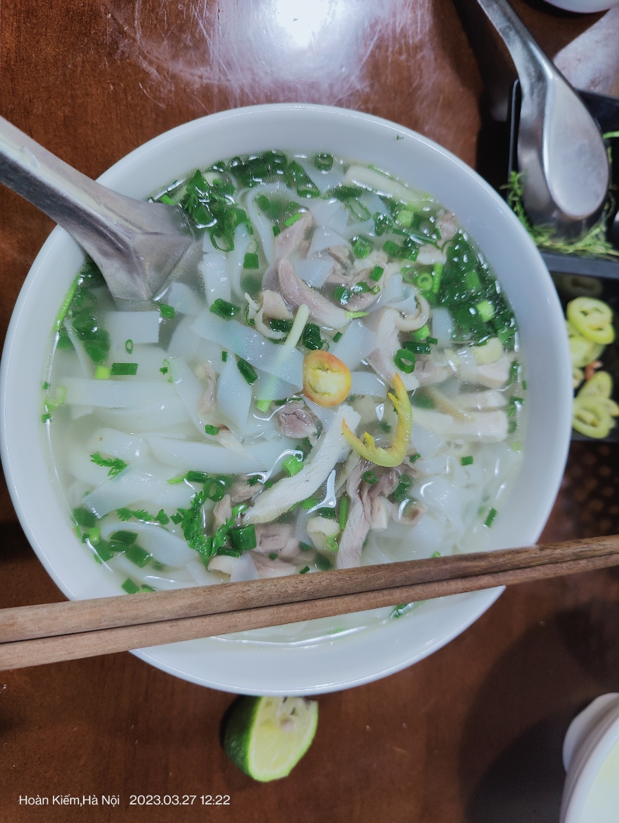 Phở gà phố Tông Đản, Hà Nội