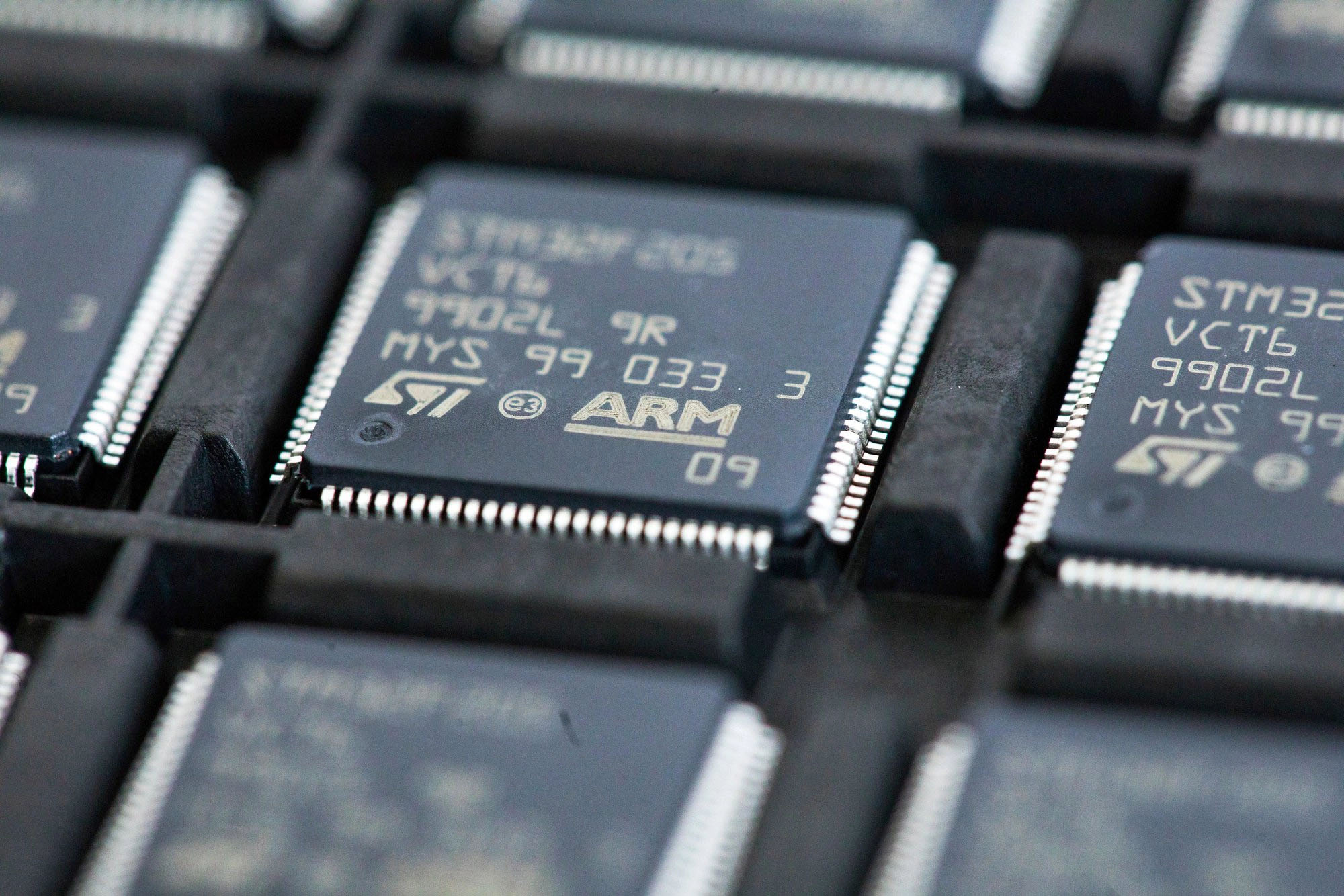 ARM thay đổi kế hoạch kinh doanh, tăng giá bán bản quyền thiết kế chip