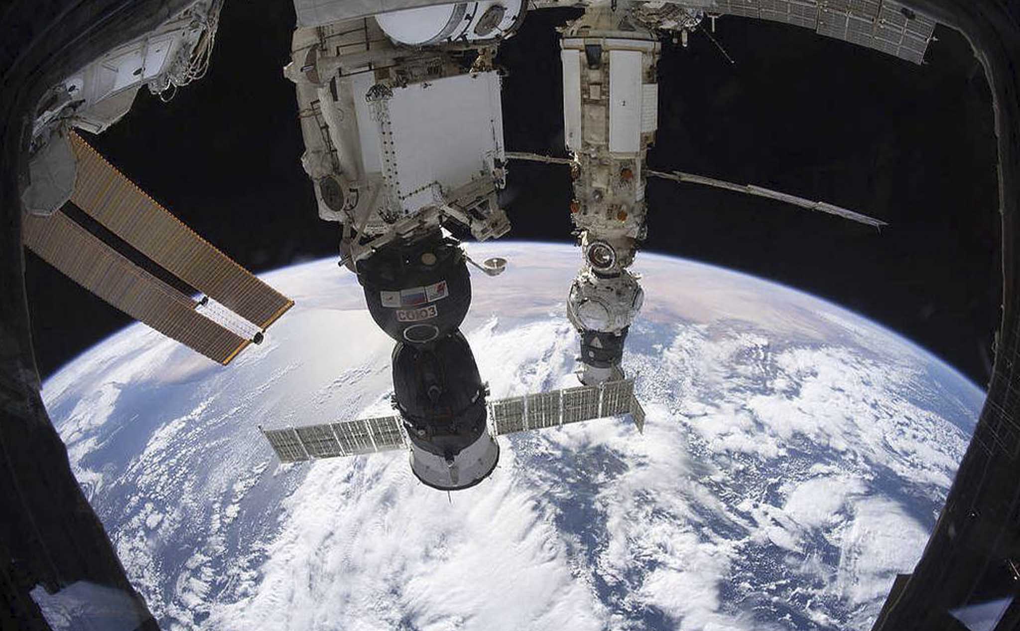 Tàu vũ trụ Soyuz bị hư trở về Trái đất không có phi hành đoàn