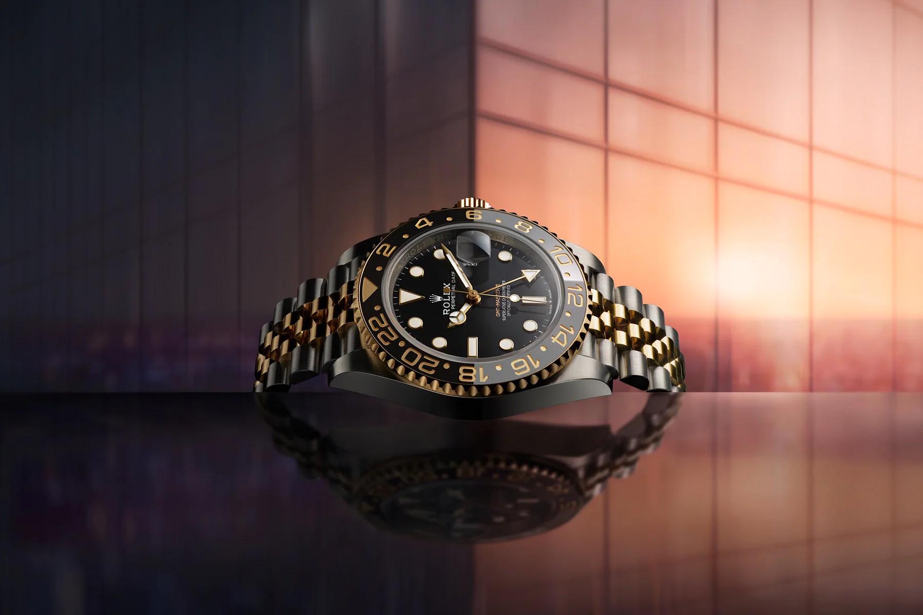 new-watches-2023-gmt-master-ii-city-ambiance-m126713grnr-0001_2301jva_002.jpg