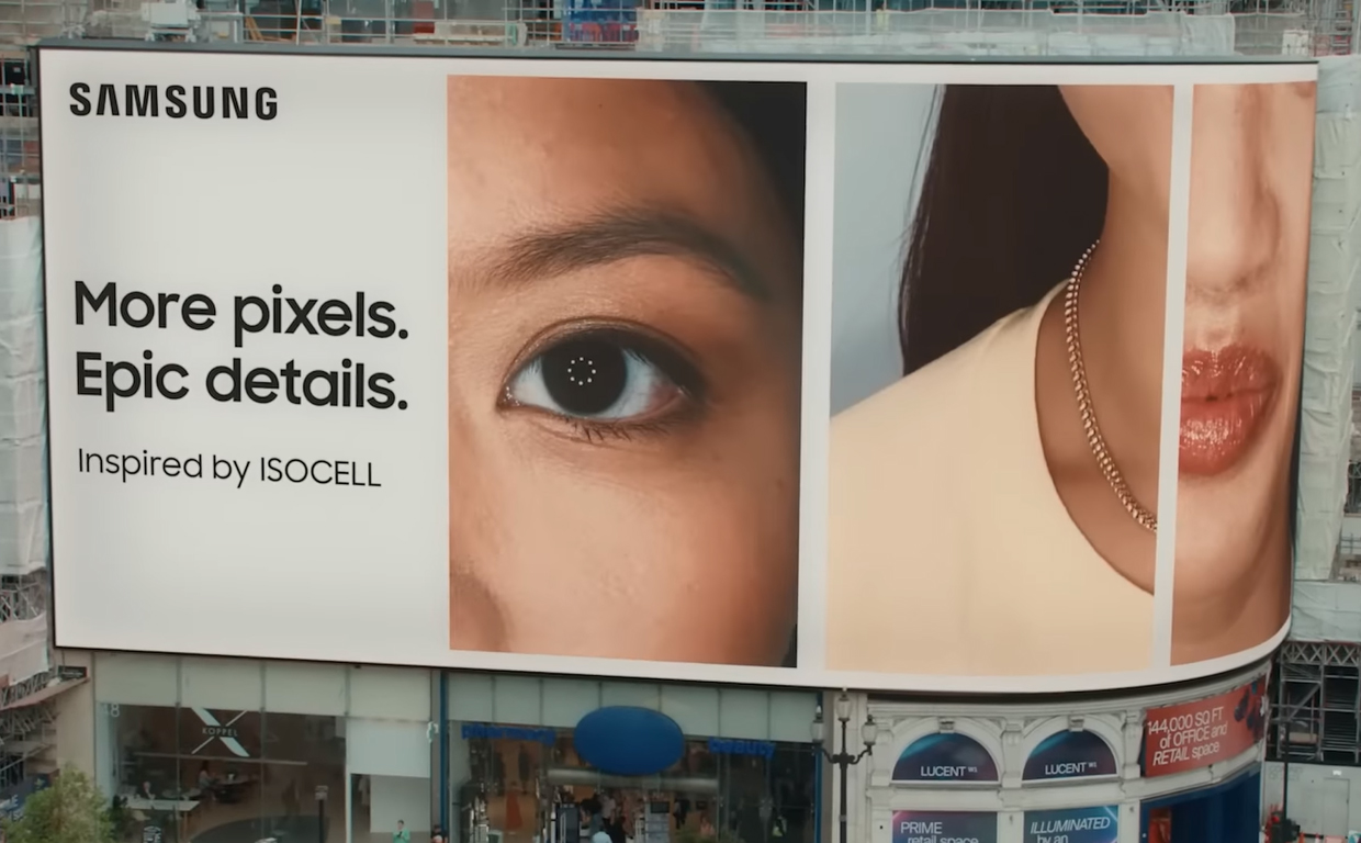 Samsung quảng cáo cảm biến 200MP: chiếu ảnh chụp khách hàng lên bảng quảng cáo rồi zoom vào