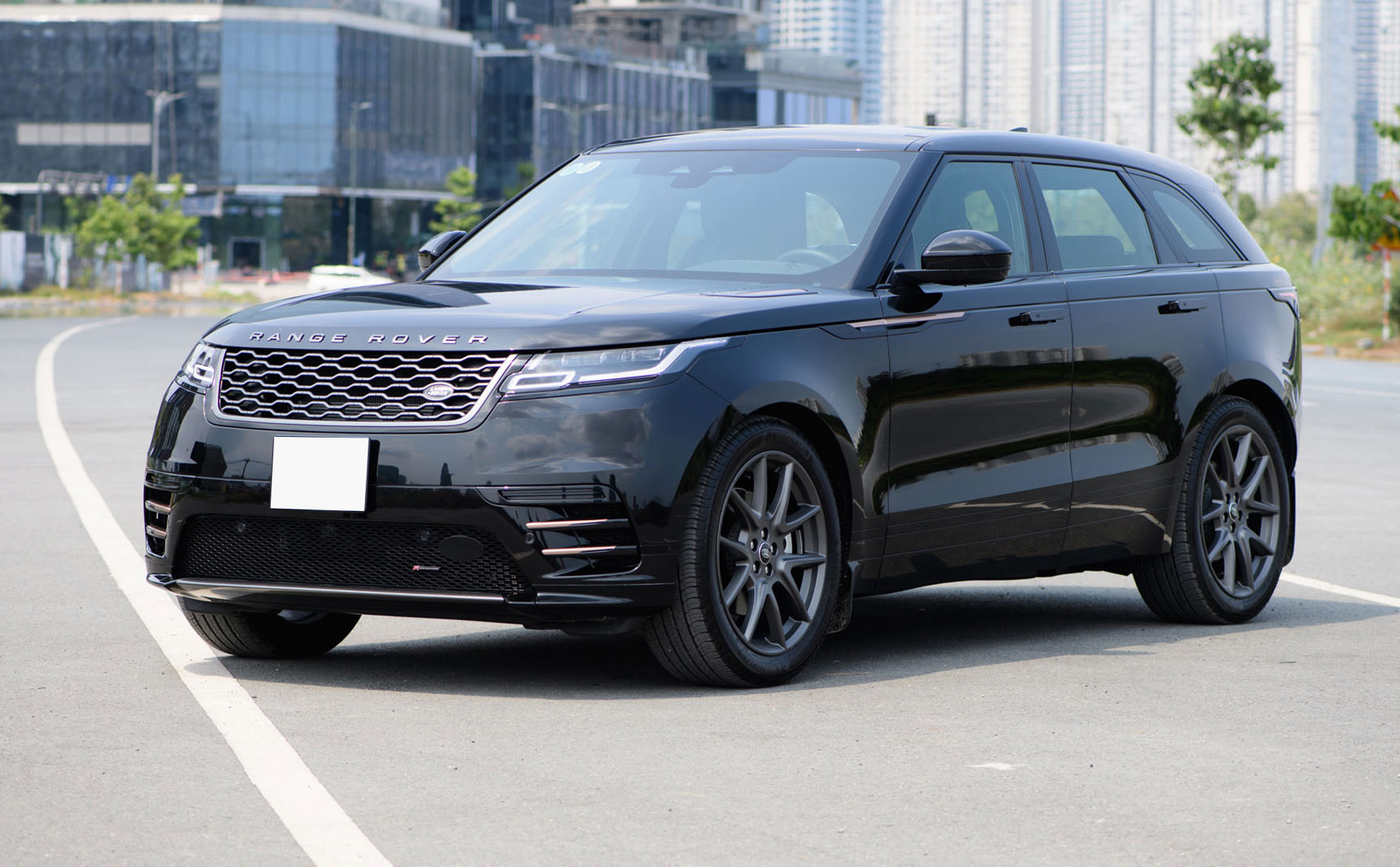 Trải nghiệm nhanh Range Rover Velar: Êm ái, khác biệt và sang trọng