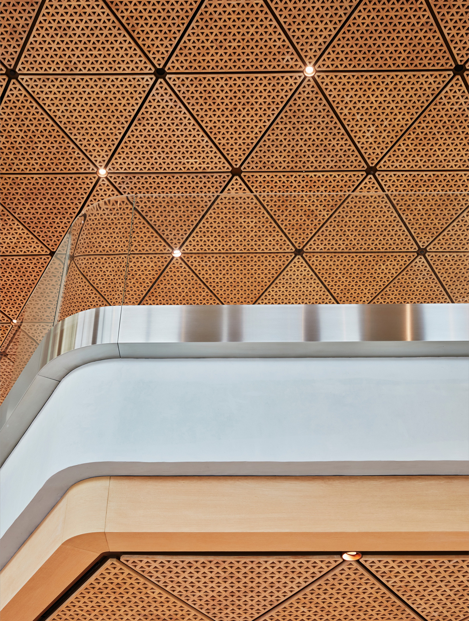 Apple-BKC-Mumbai-India-media-preview-handcrafted-timber-ceiling-02 2.jpeg