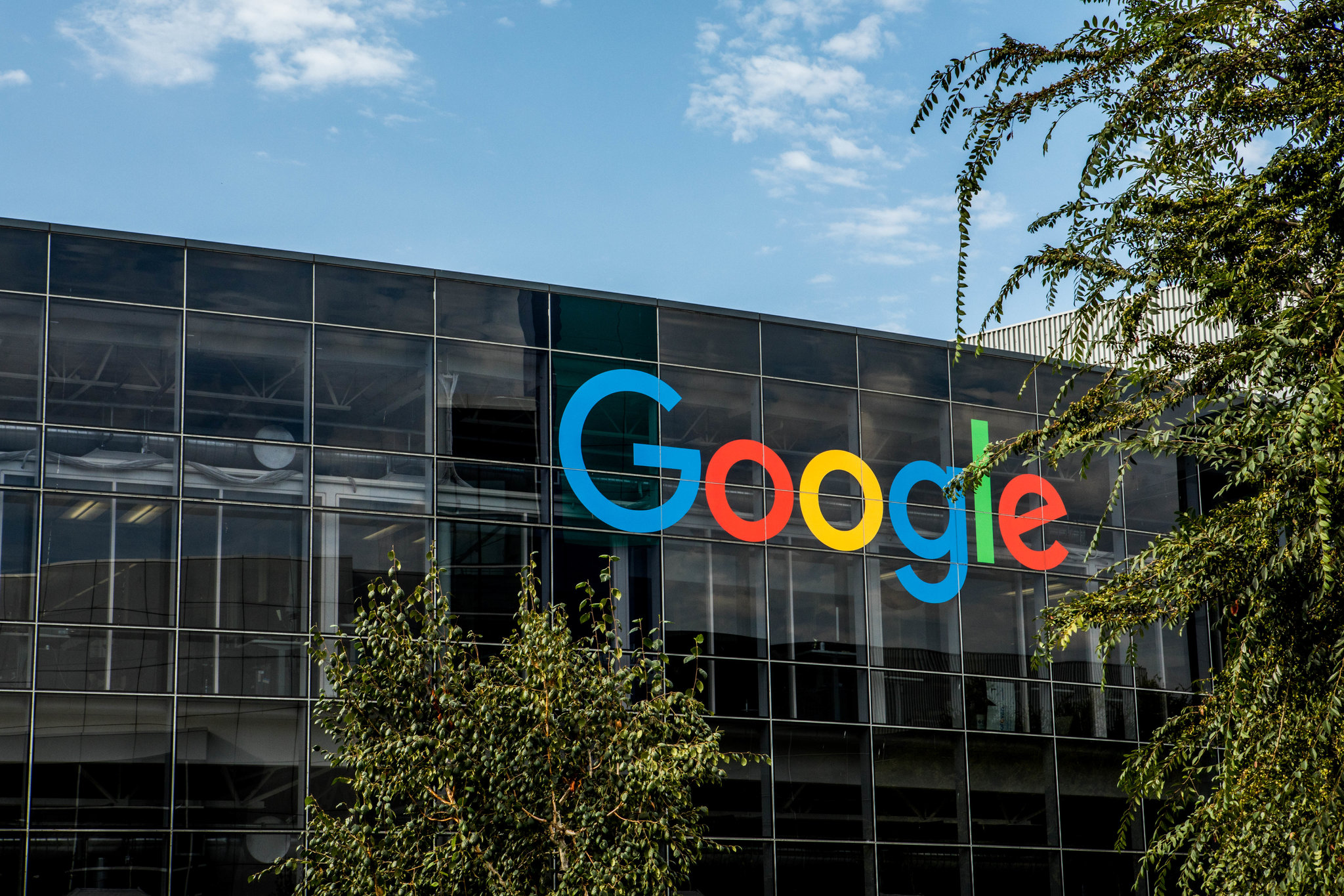 Google báo doanh thu quý I gần 70 tỷ USD, tăng 3% so với năm ngoái