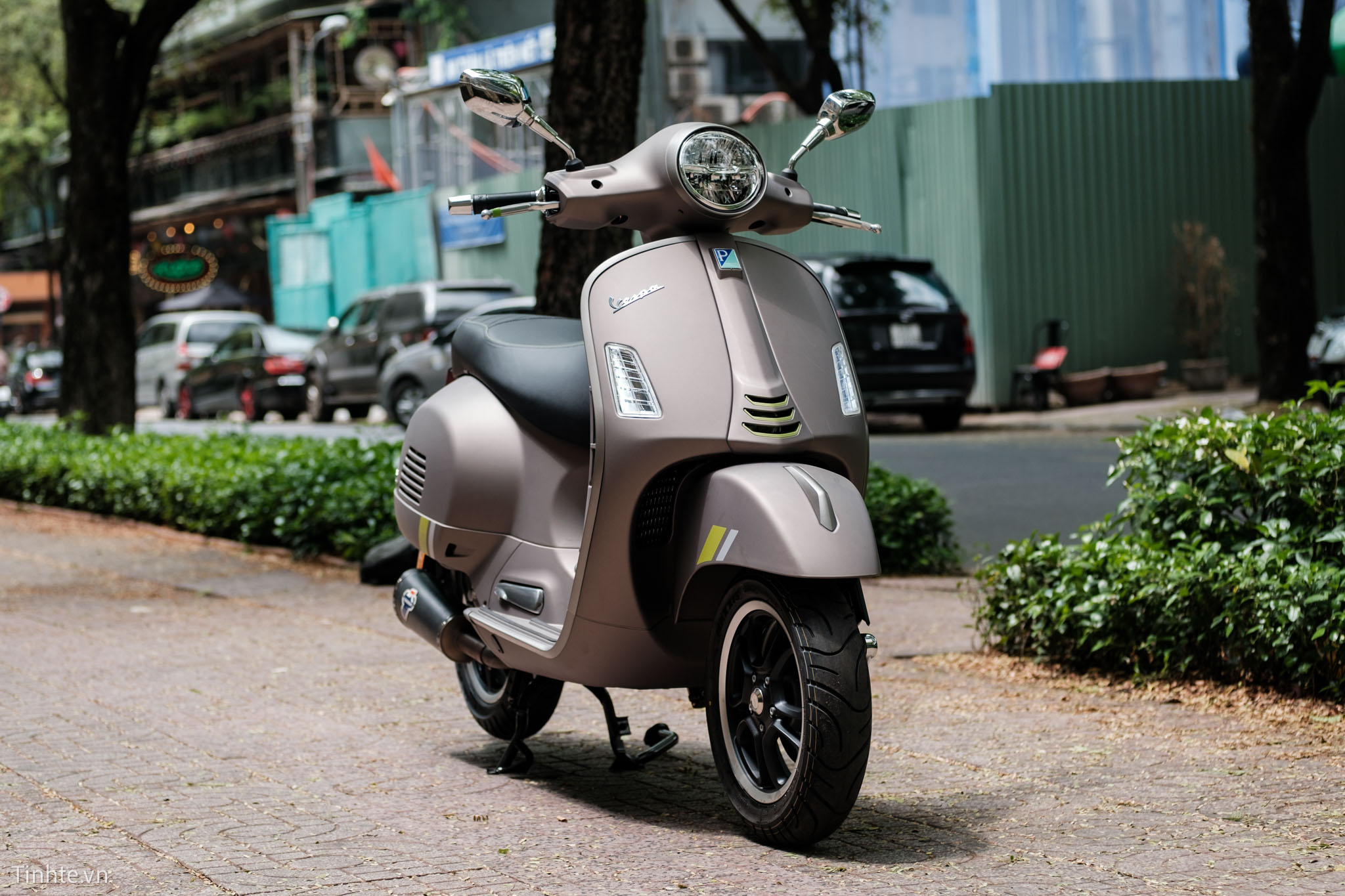 Trên tay Vespa GTS HPE SuperTech 2023