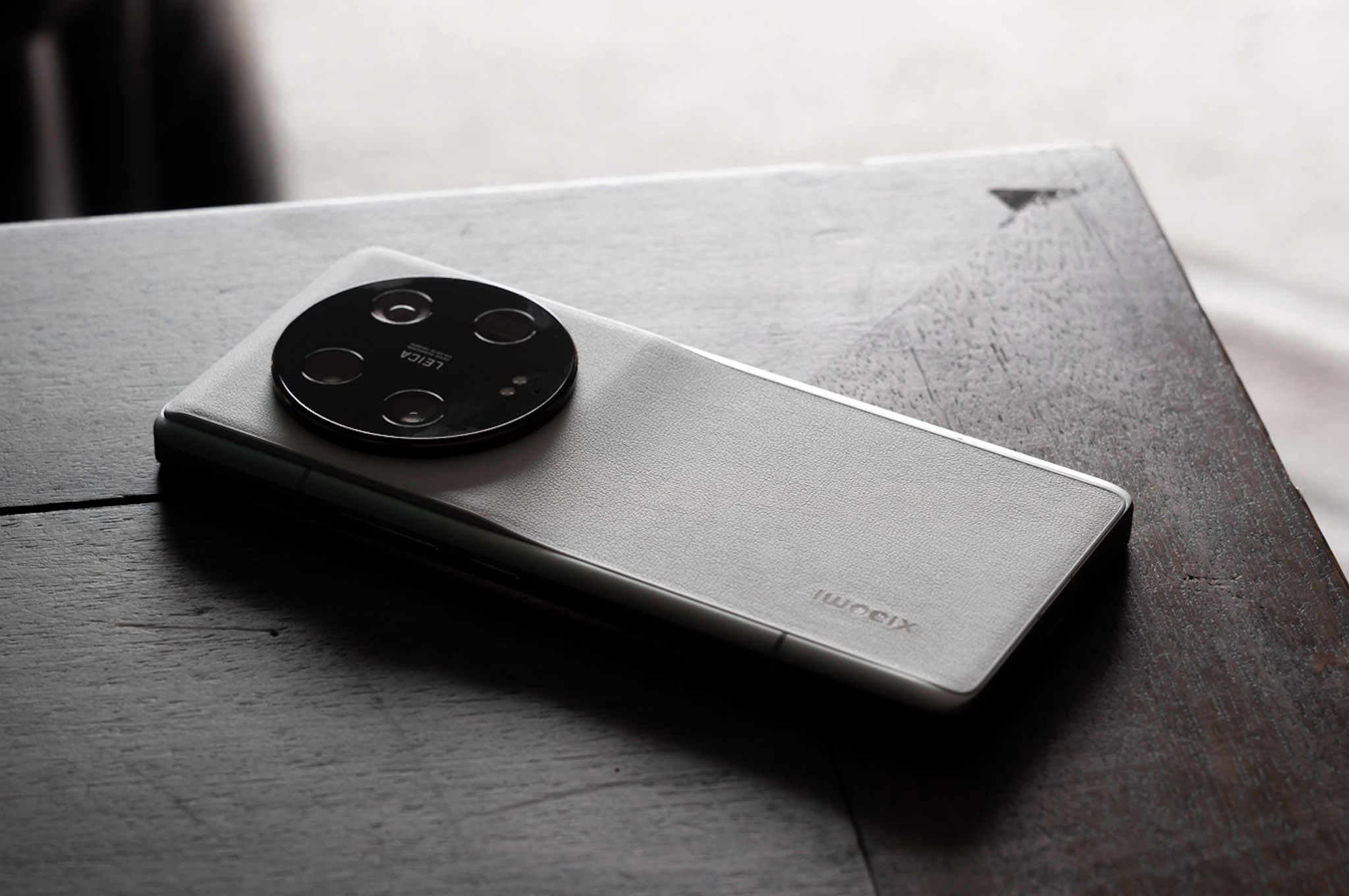 Review Xiaomi 13 Ultra: camera rất ngon, máy đẹp, màn hình cũng đẹp, nhưng...