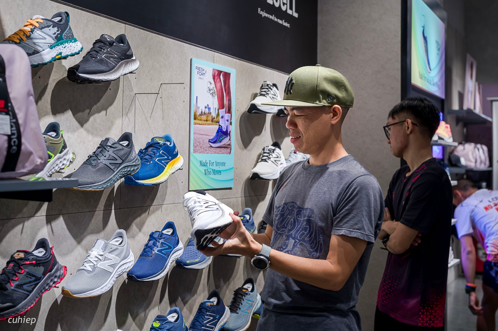 New balance sale vietnam store