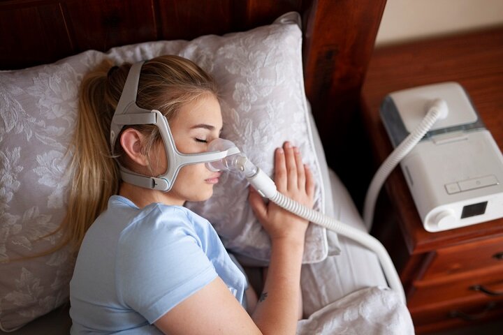 Nghiên cứu cho biết chứng ngừng thở khi ngủ có liên quan đến tổn thương trong não