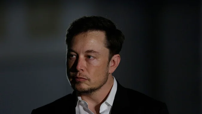 Twitter gửi thư dọa kiện Microsoft vì Elon Musk đang... trầm uất