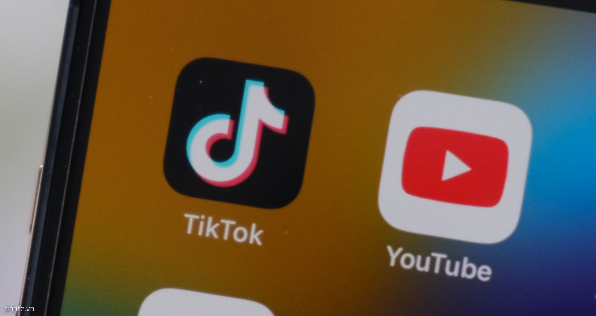 Khác biệt thế hệ trong chuyện lướt TikTok tại Việt Nam