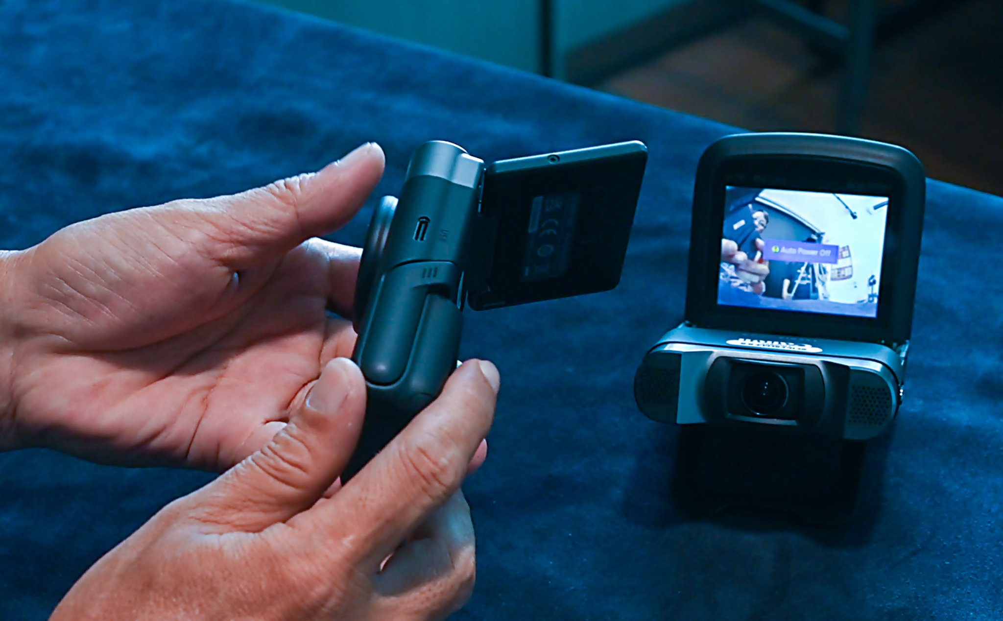 Trên tay cái máy ảnh nhỏ nhỏ cho Vlogger: Canon PnS V10