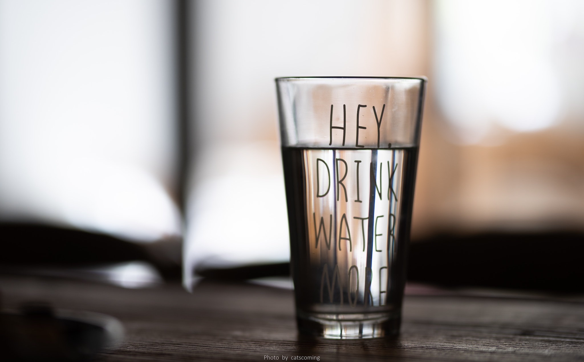 Chính xác bạn cần uống bao nhiêu nước mỗi ngày? (quy tắc 2 lít có thể sai)
