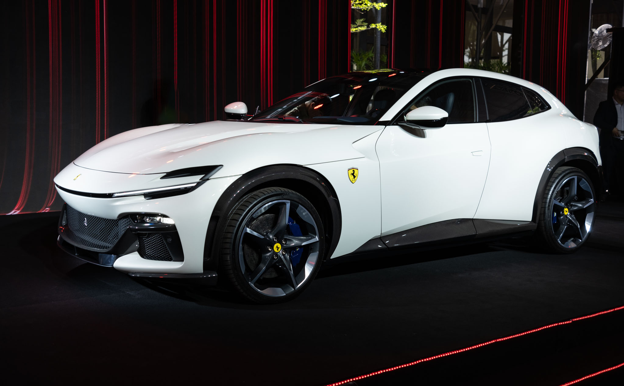 Ferrari Purosangue 2023 ra mắt tại Việt Nam: Siêu SUV 715 mã lực có giá từ 39 tỷ đồng