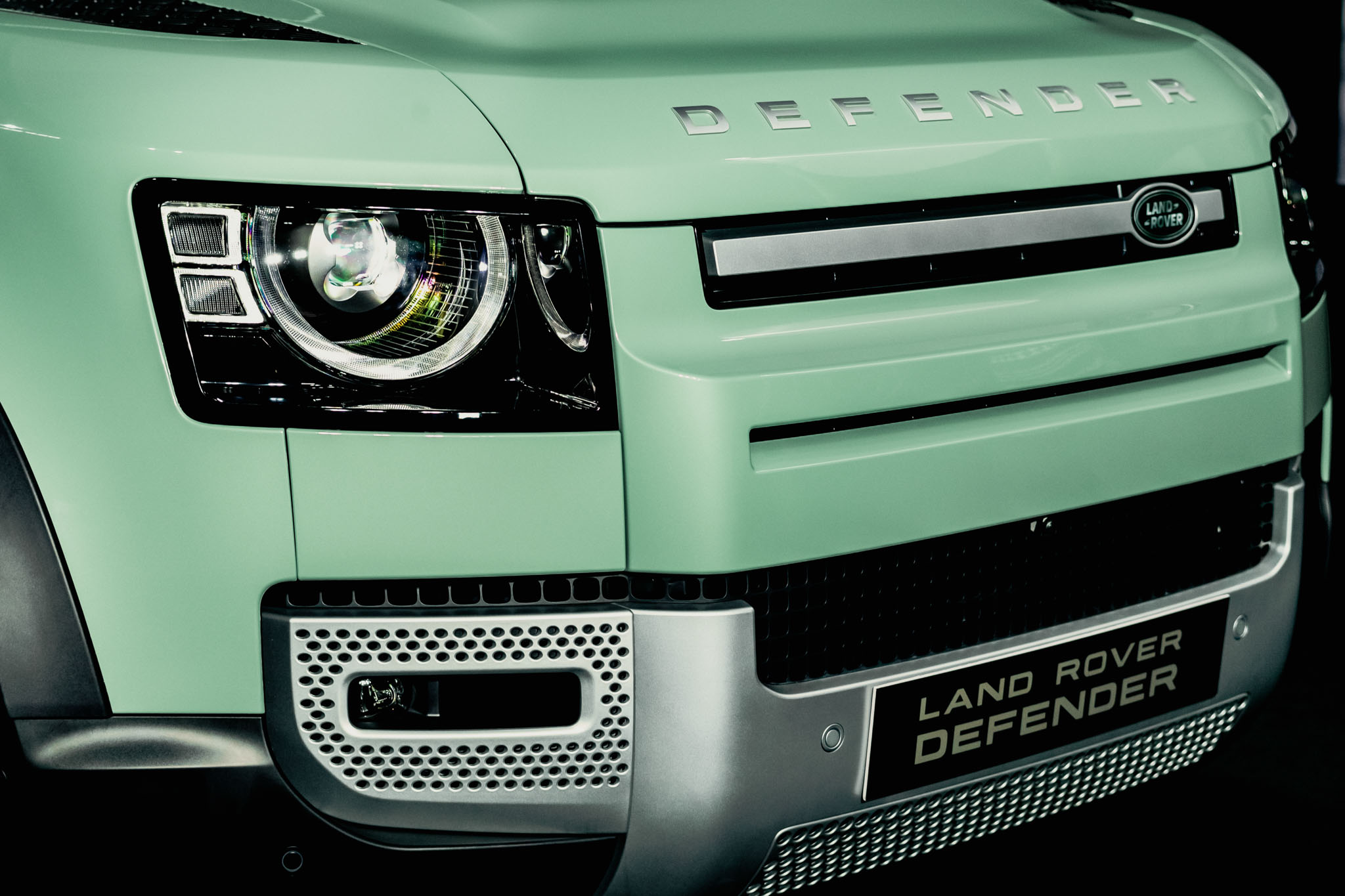 land-rover-defender-75th-limited-edition-43.jpg