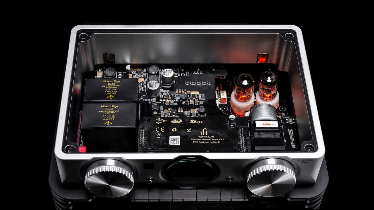 ifi-ican-phantom-headphone-amp-top-open.jpg