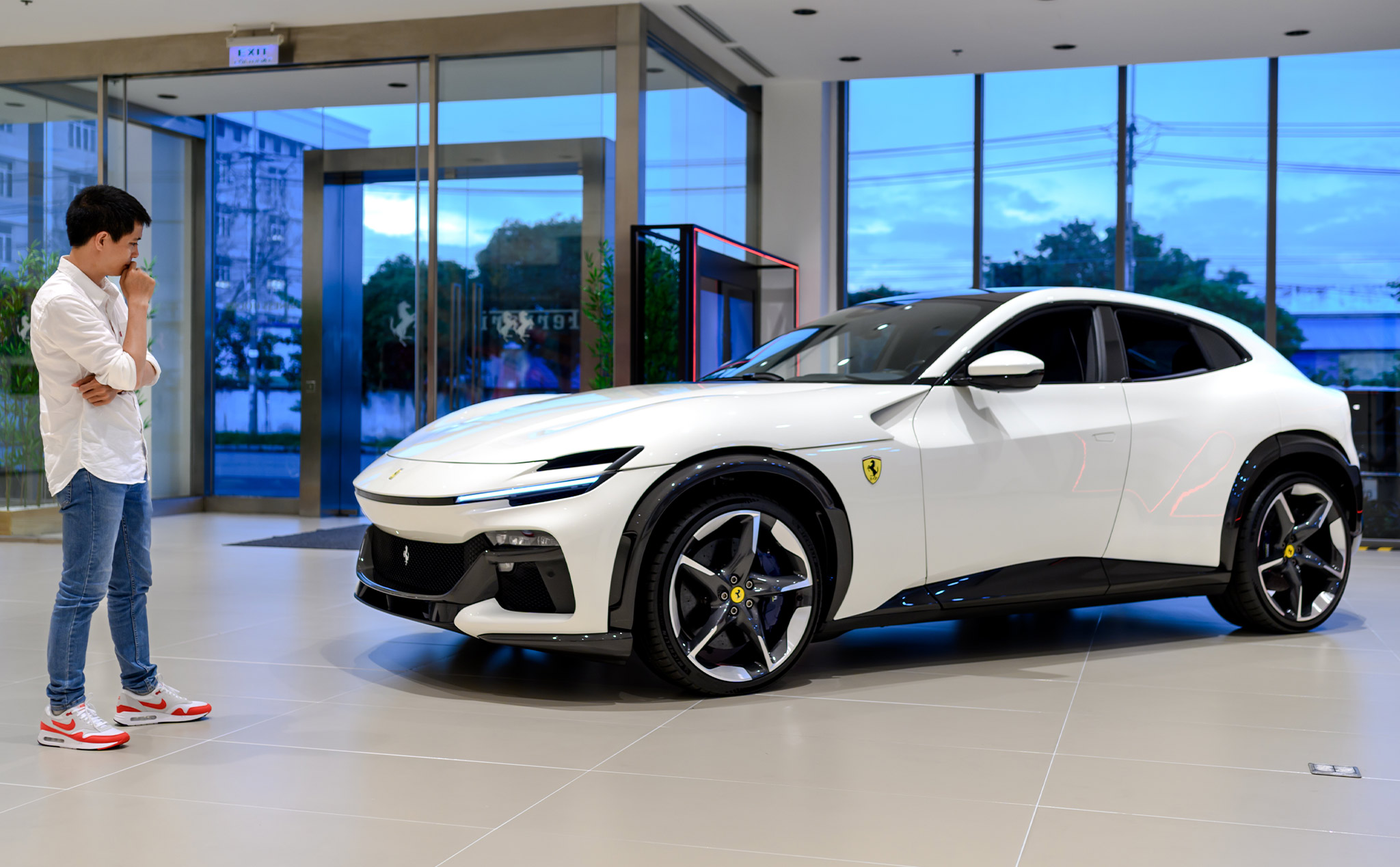Trên tay Ferrari Purosangue: Công nghệ và khác biệt, giá từ hơn 39 tỷ Đồng
