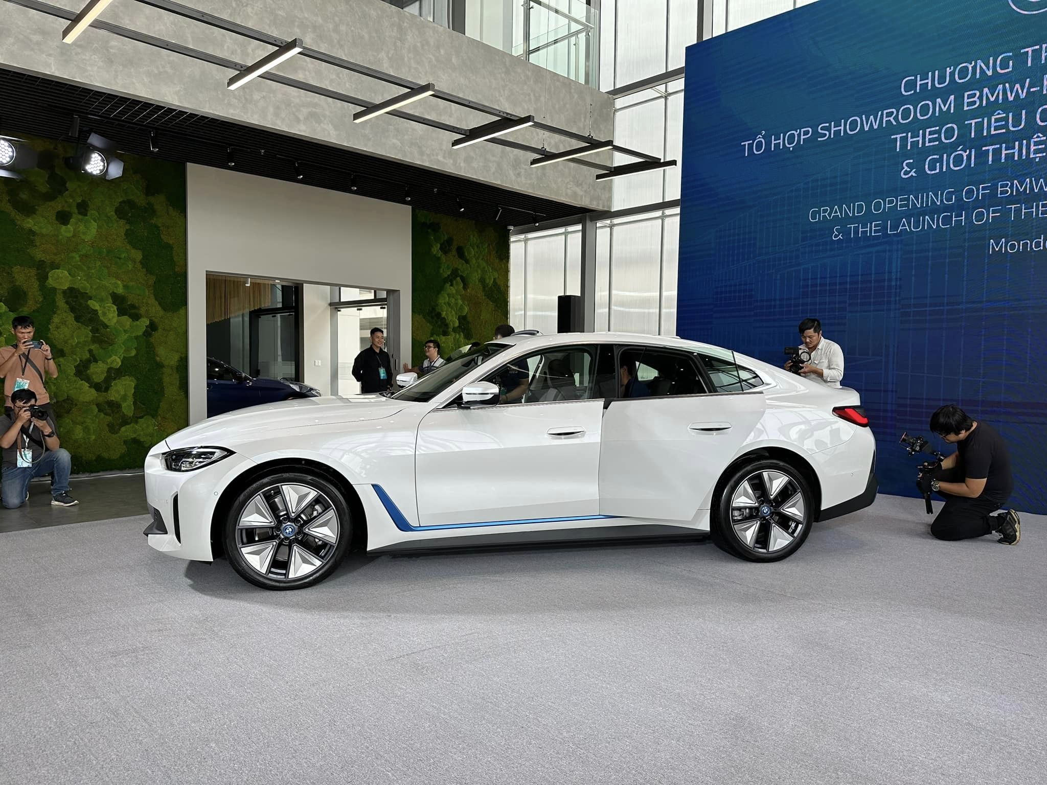 BMW ra mắt xe điện tại Việt Nam giá gần 72 tỉ đồng  Báo Người lao động