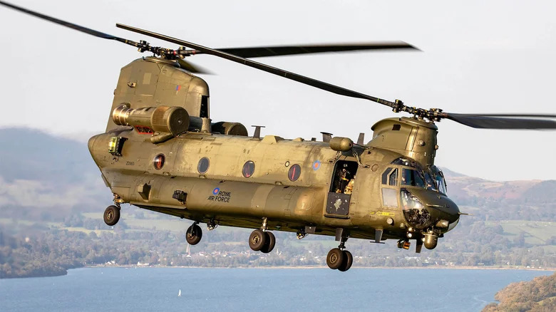 boeing-ch-47-chinook-1691182425.jpg