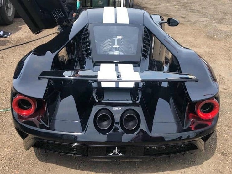 Siêu xe Ford GT chiếc thứ 3 bản màu đen đã về Việt Nam :D