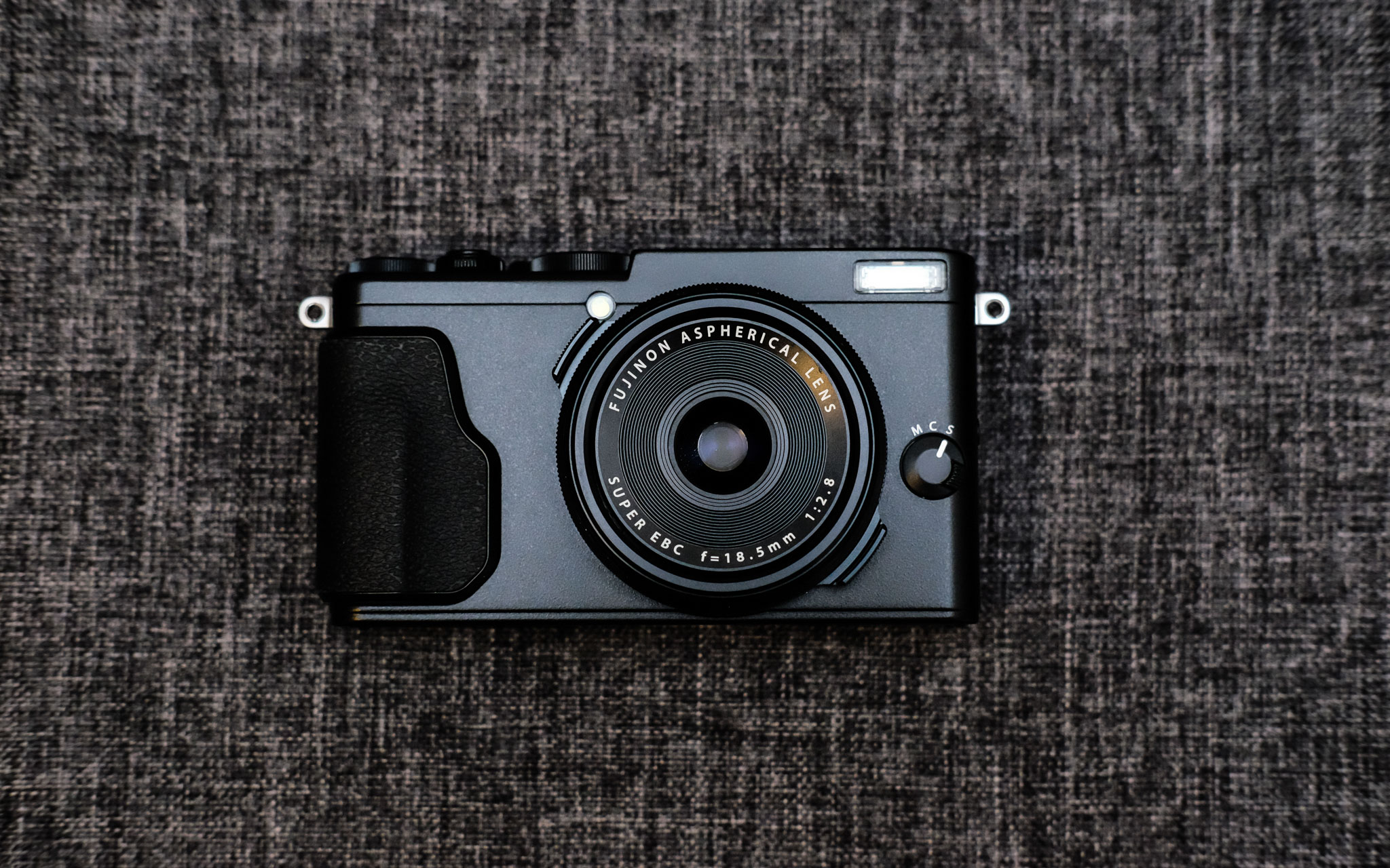 Fujifilm sẽ ra mắt 1 chiếc máy compact trong tháng này, X70 phiên bản tiếp theo chăng?
