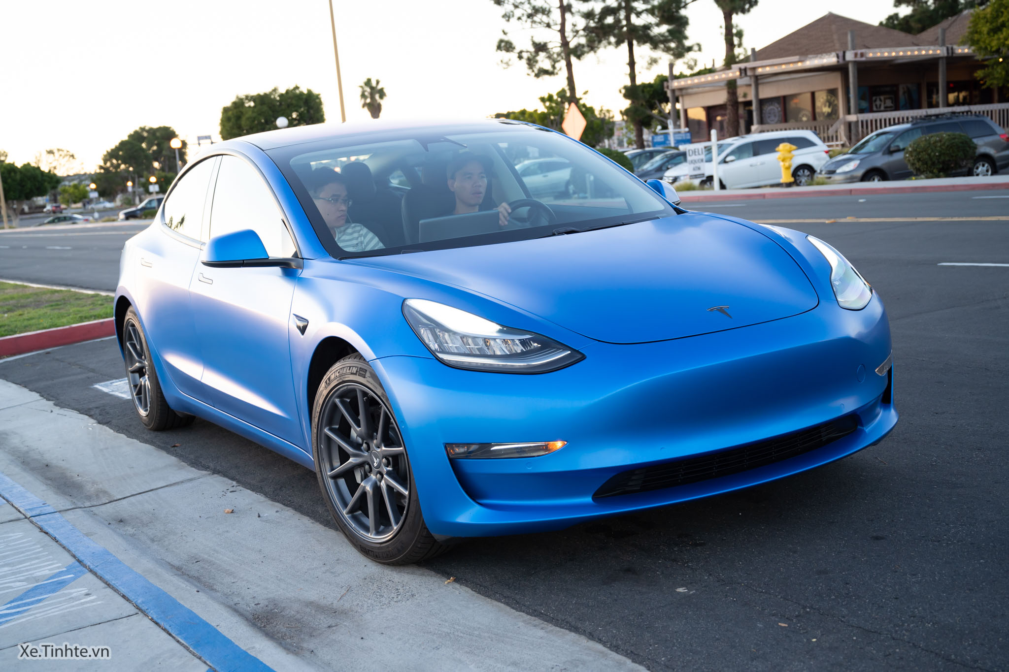 Top 15 hãng bán nhiều xe điện nhất ở Mỹ 2023: Tesla bán gấp 10 lần Chevy