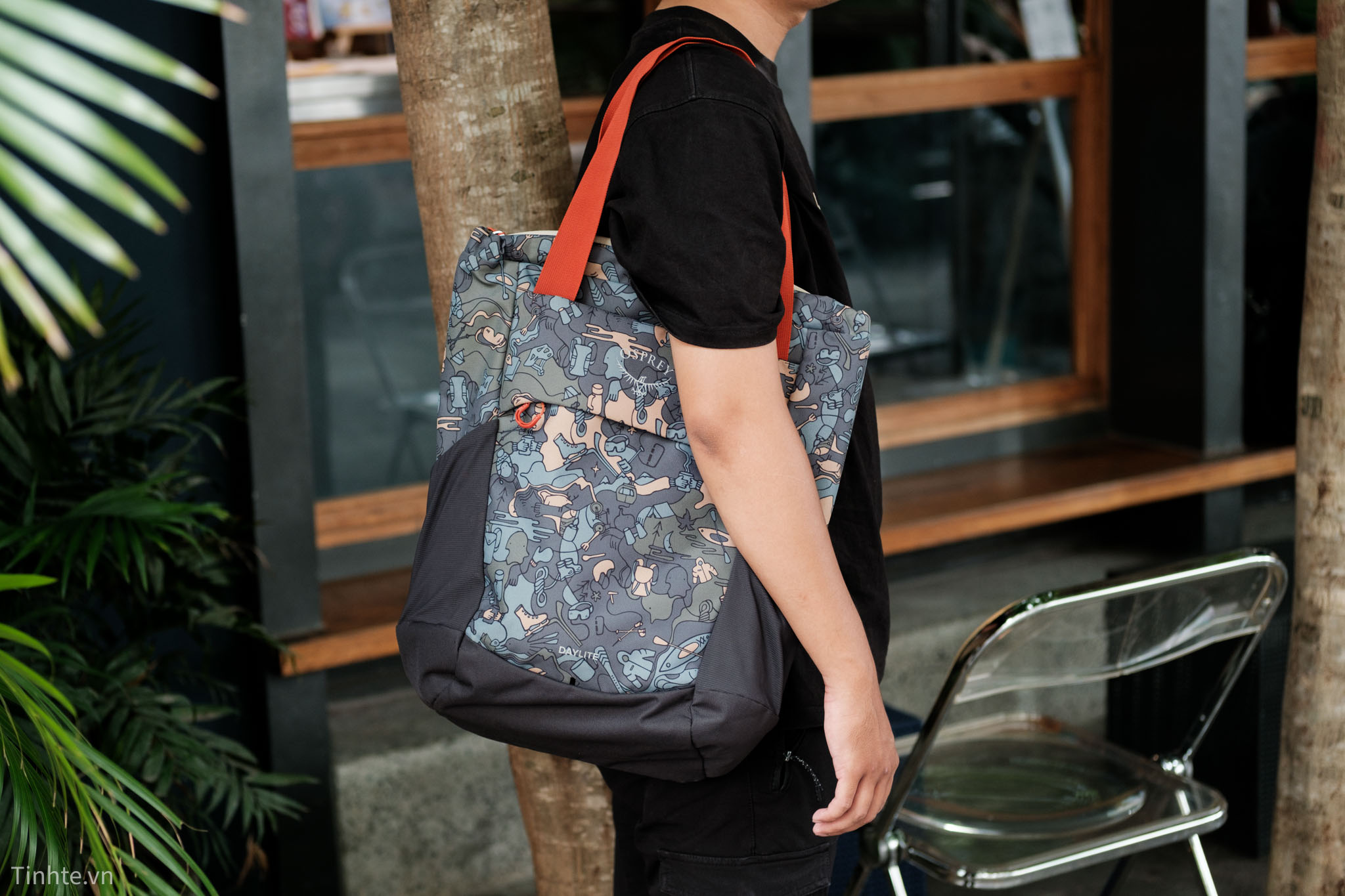 Trên tay balo Osprey Daylite Tote: đẹp và điệu nhưng ít ngăn bên trong