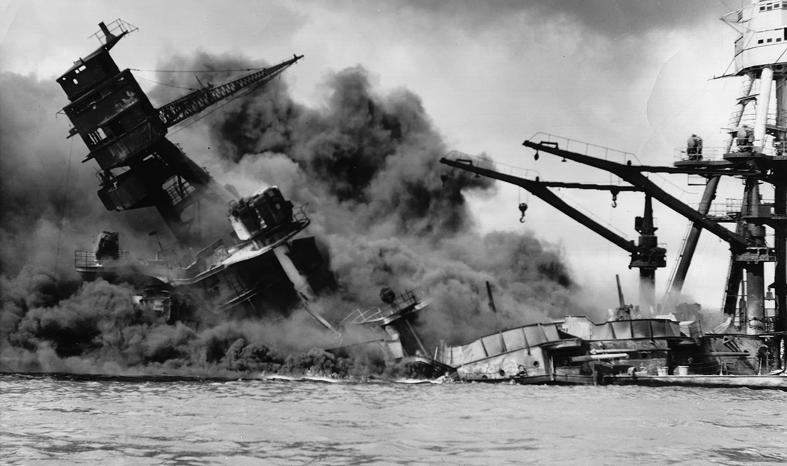battleship-attack-Pearl-Harbor-Japanese-Hawaii-December-7-1941.jpg