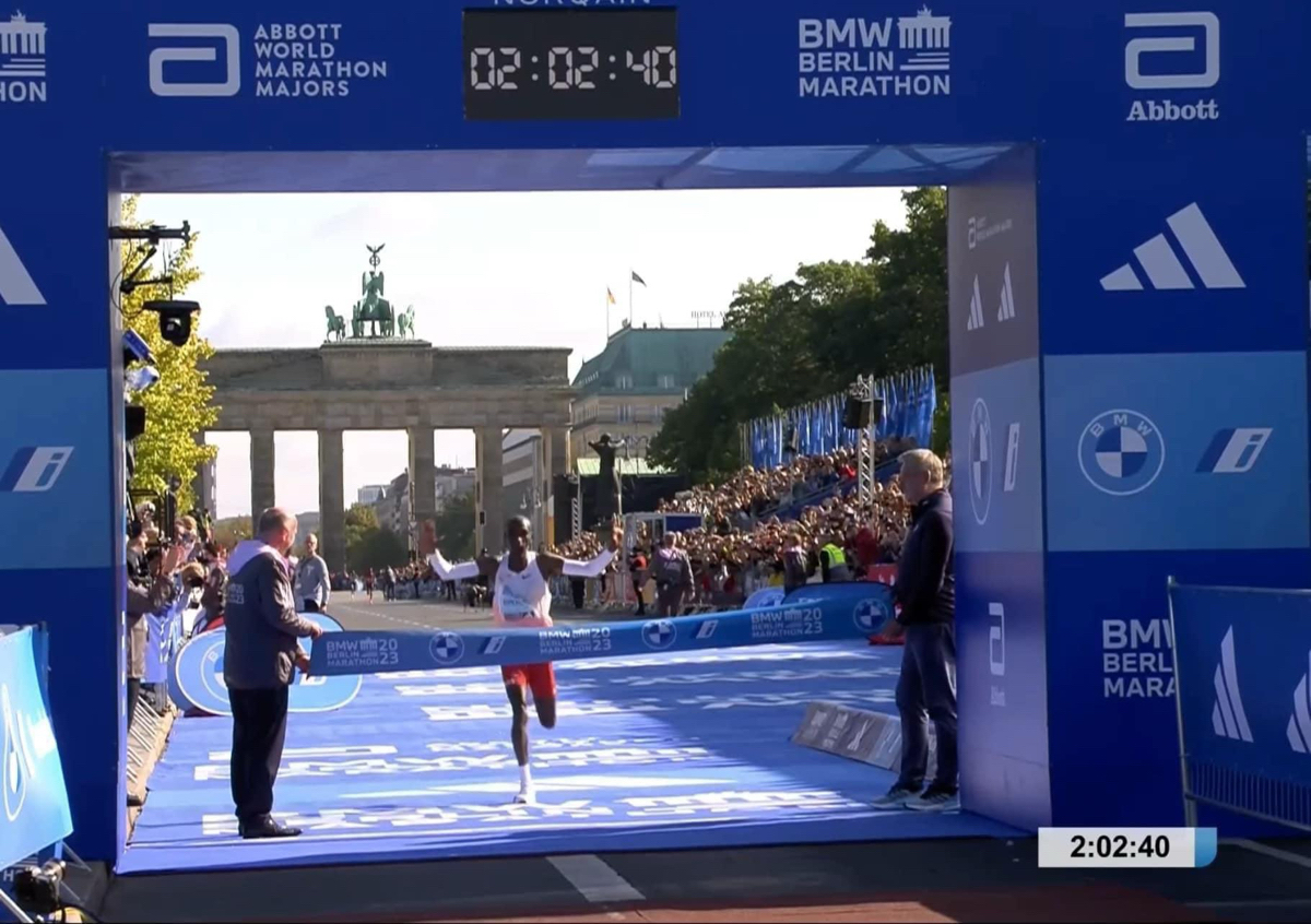 Eliud Kipchoge về nhất Berlin Marathon 2023
