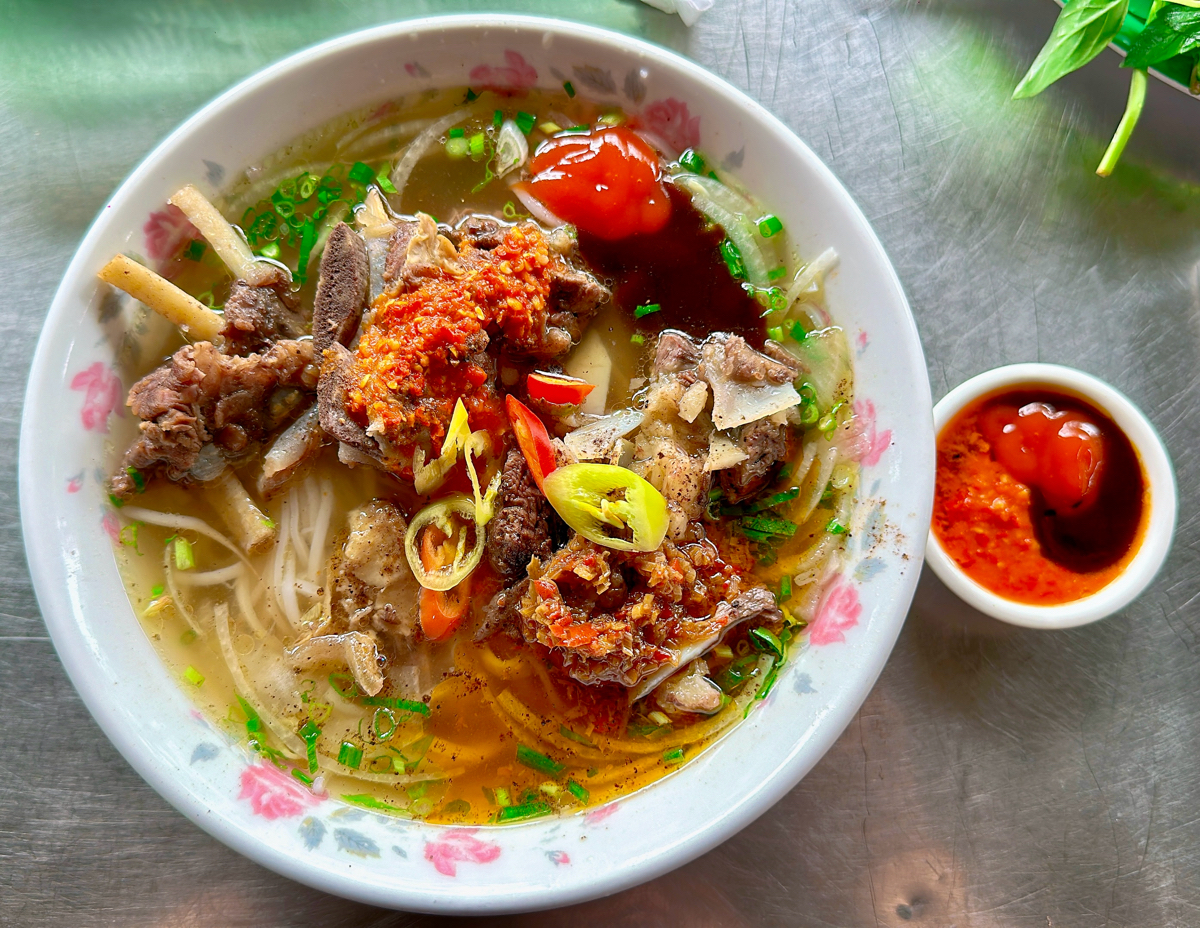 Phở Bò Vàng 383 Vĩnh Khánh Q4