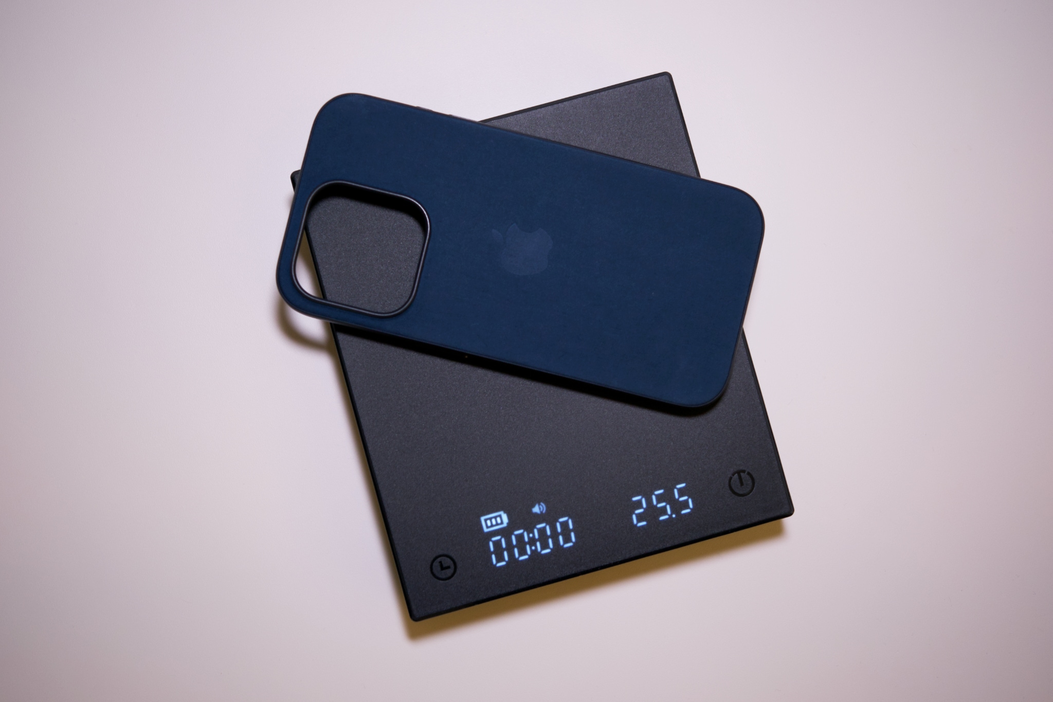 tinhte-apple-iphone-15-finewoven-case-20.jpg