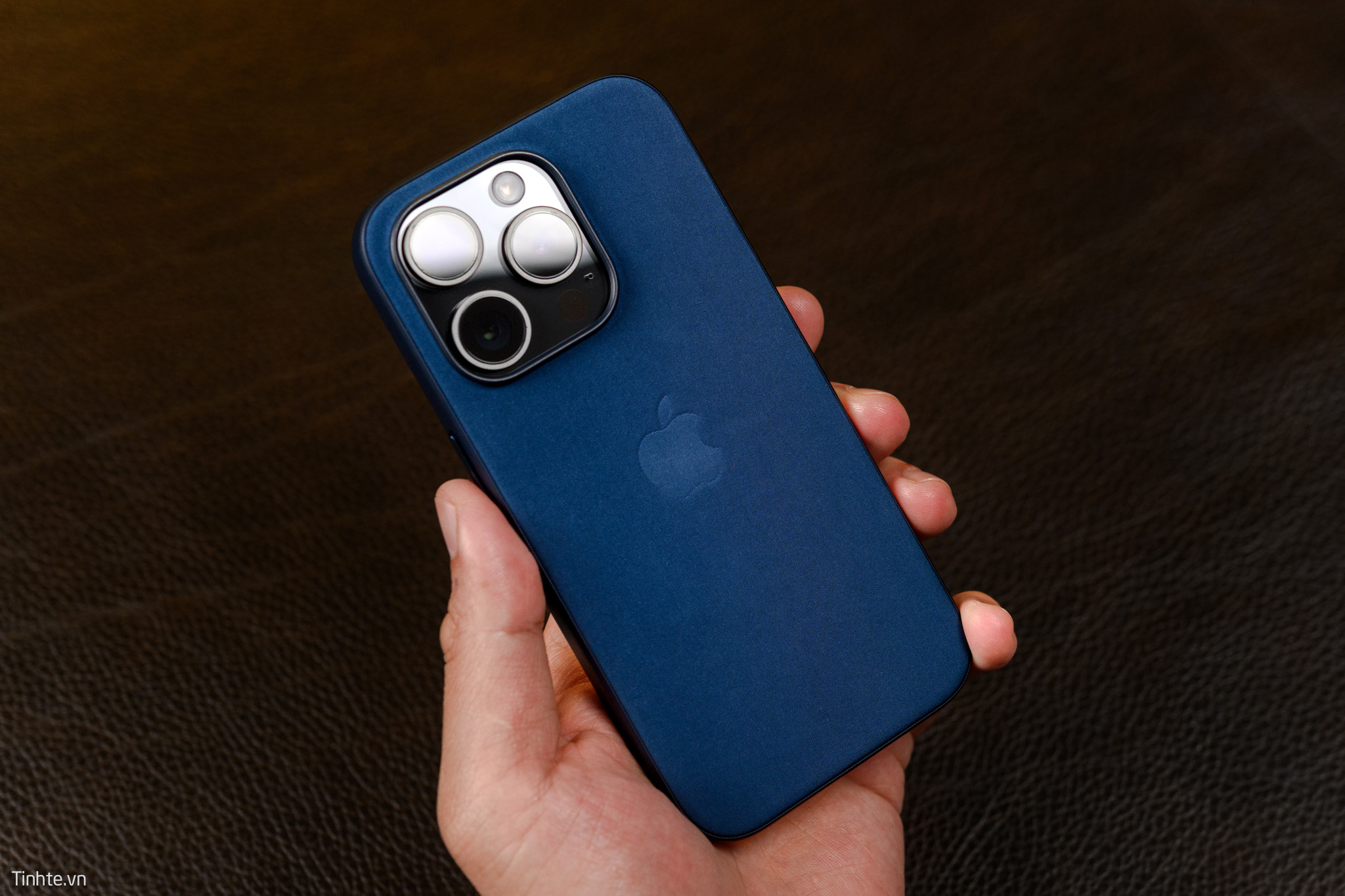 tinhte-apple-iphone-15-finewoven-case-10.jpg