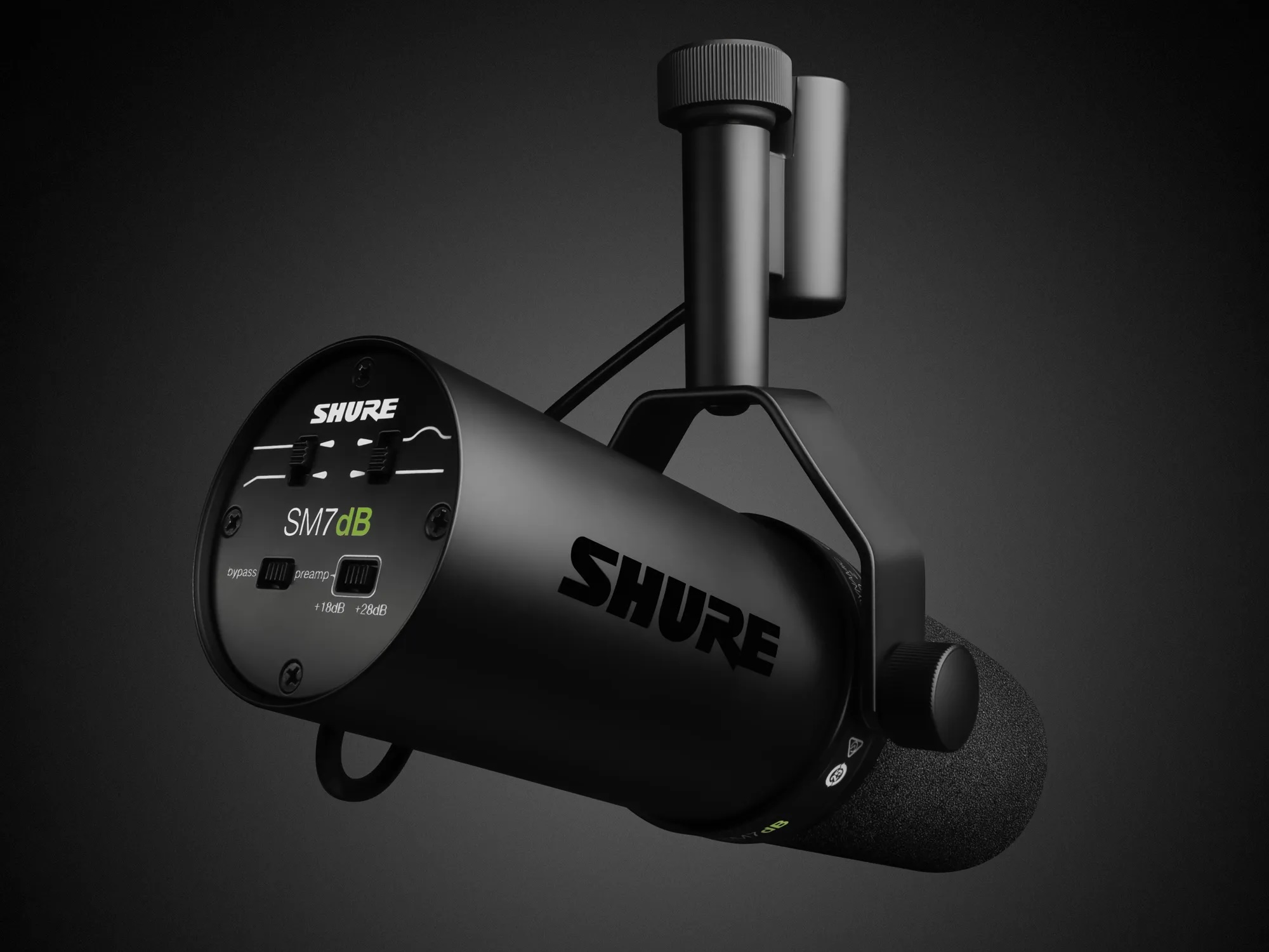 Shure ra mắt SM7DB: vocal microphone cho nhu cầu thu âm ca hát, làm podcast, có tích hợp preamp
