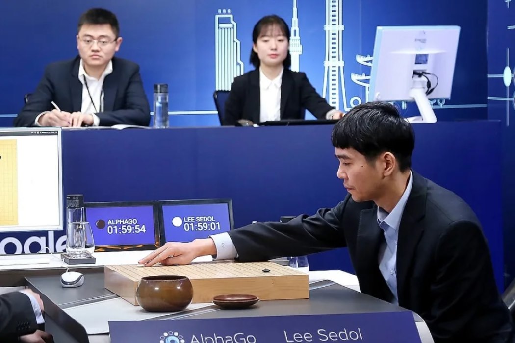 lee-sedol-dau-co-vay-voi-alphago-cua-google-nam-2016.jpg