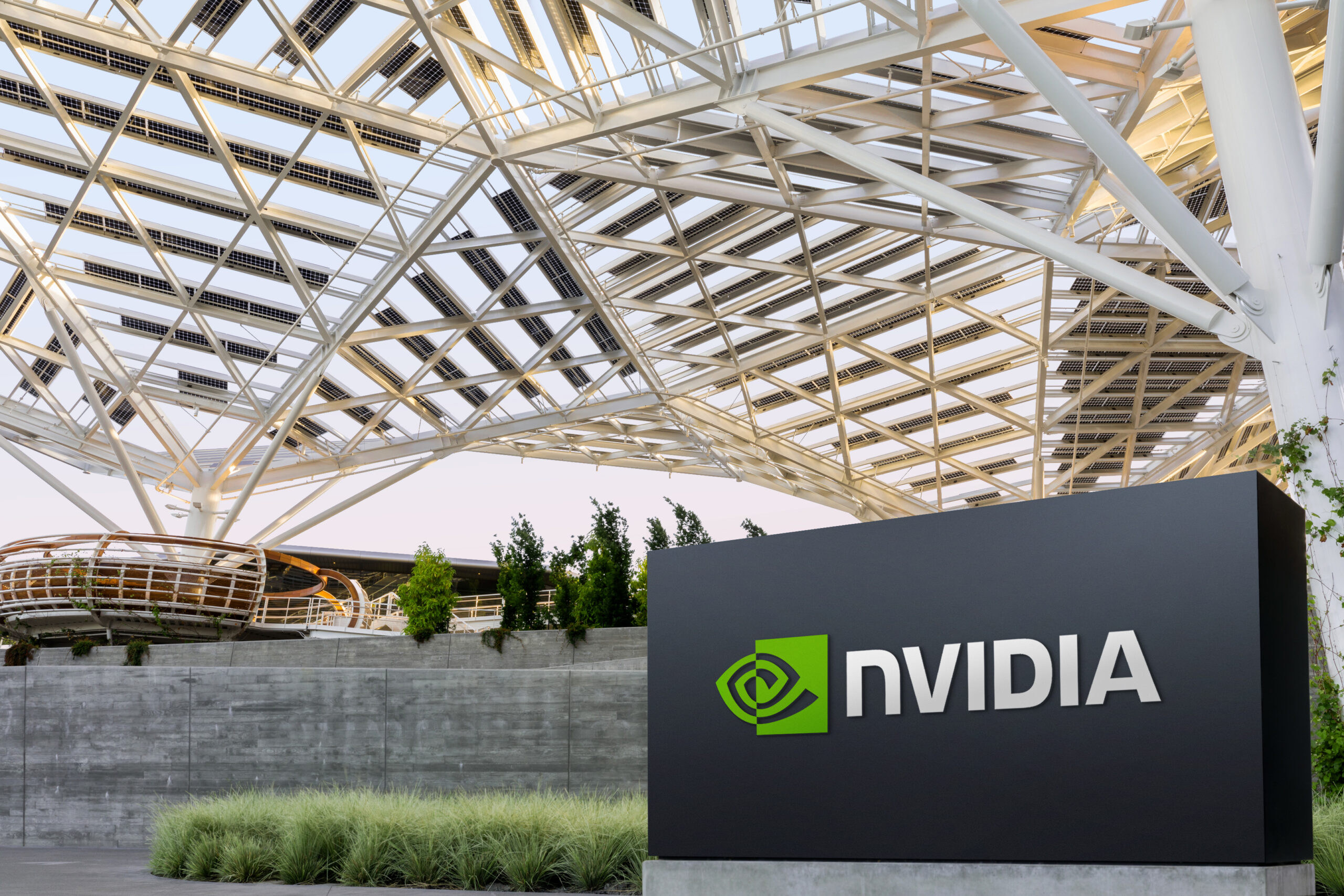 Nvidia và AMD đang phát triển CPU ARM cho Windows, cạnh tranh trực tiếp với Intel