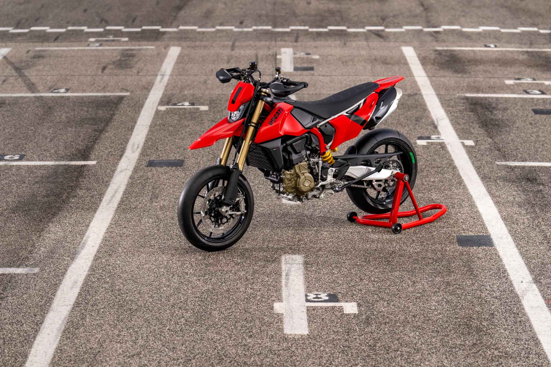 Ducati ra mắt Hypermotard 698 Mono