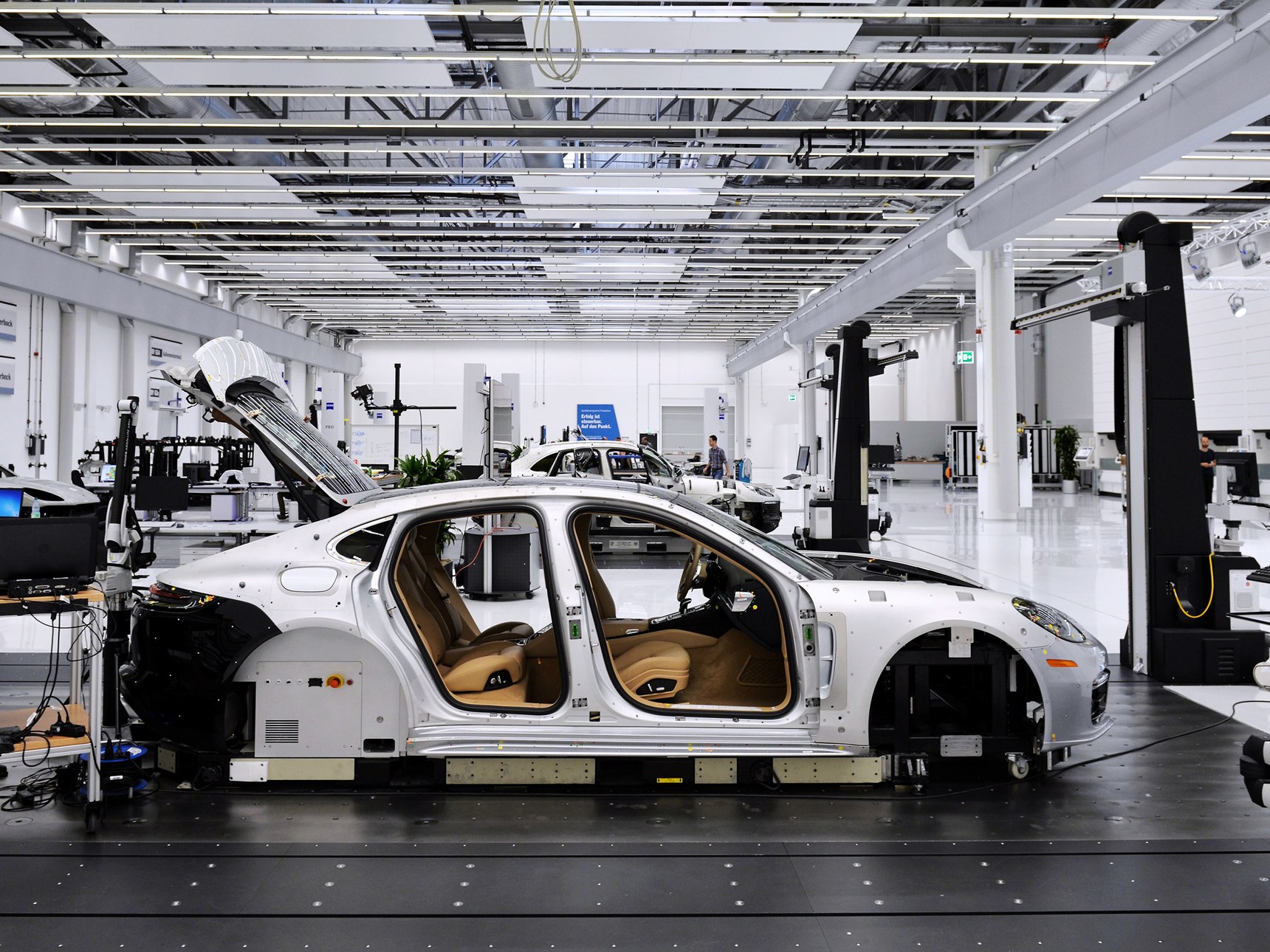Porsche sẽ dùng thép thân thiện với môi trường hơn để ráp xe từ năm 2026