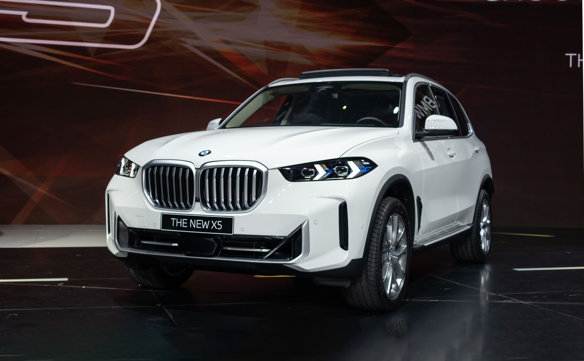 BMW X5 G05 LCI chính thức ra mắt Việt Nam: 2 phiên bản, giá từ 3,9 tỷ Đồng