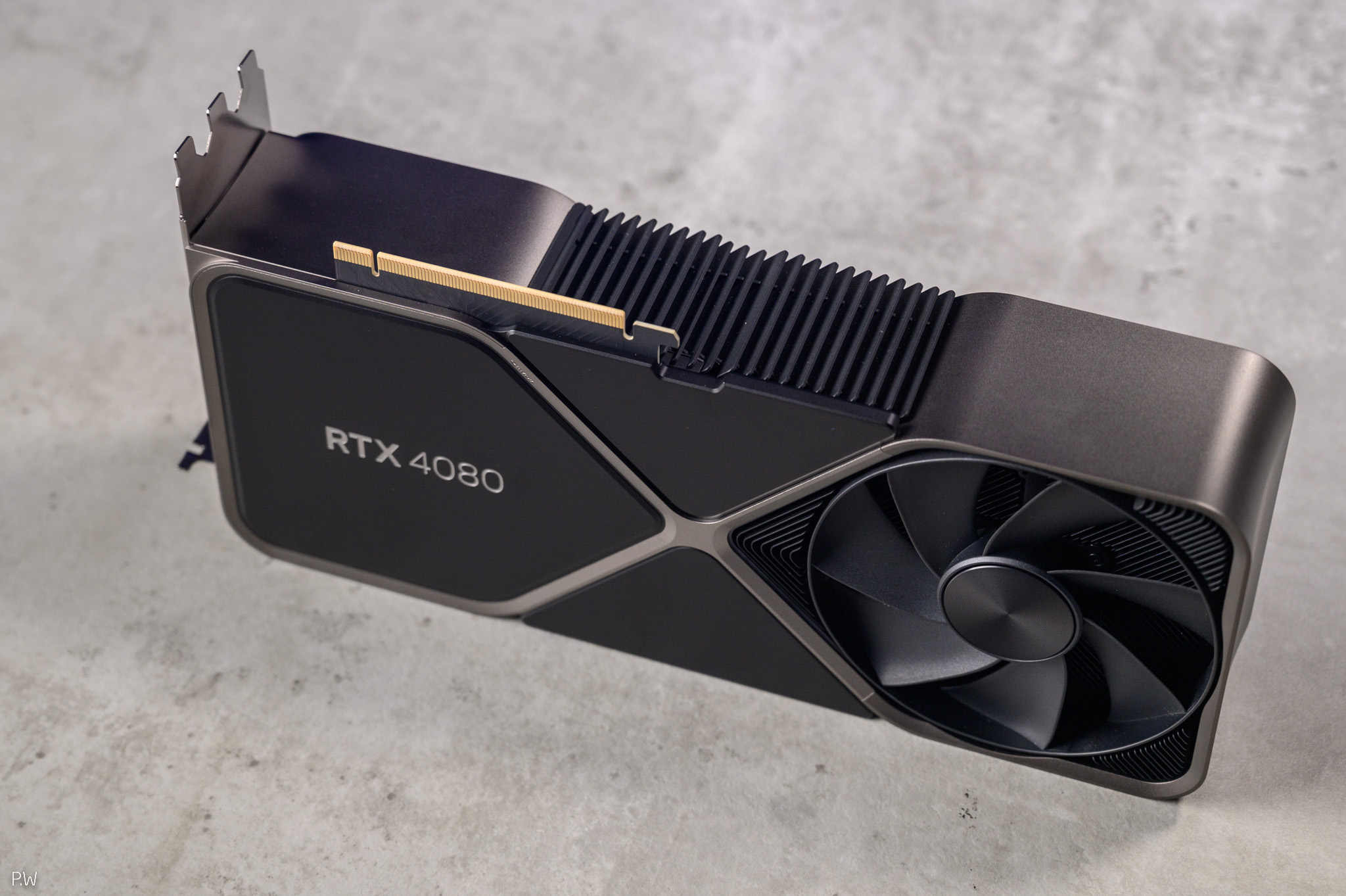 Nvidia có thể đang bán nốt RTX 4070 và 4080, sang năm sẽ có bản Super